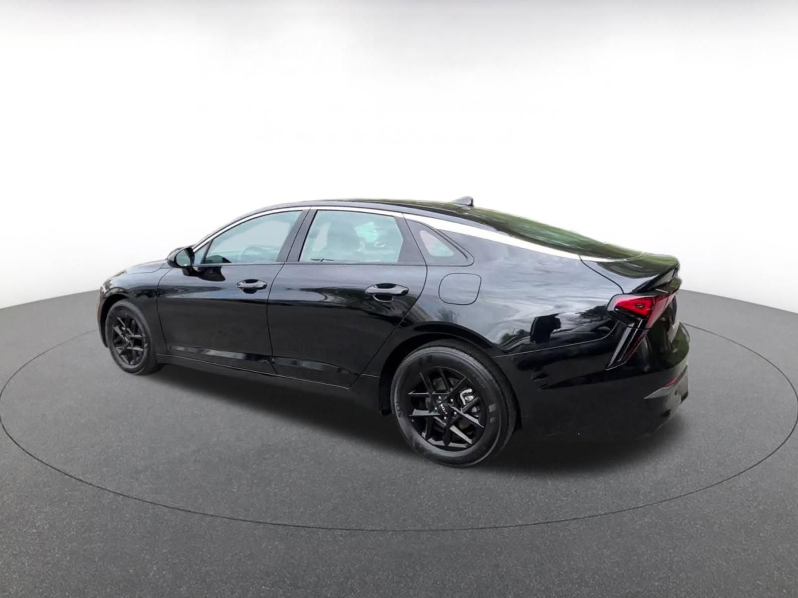 Thumbnail: 2025 Kia K5 - 10