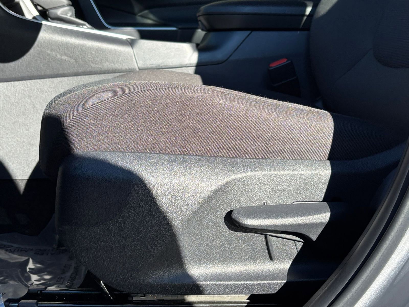 Thumbnail: 2025 Toyota RAV4 - 23