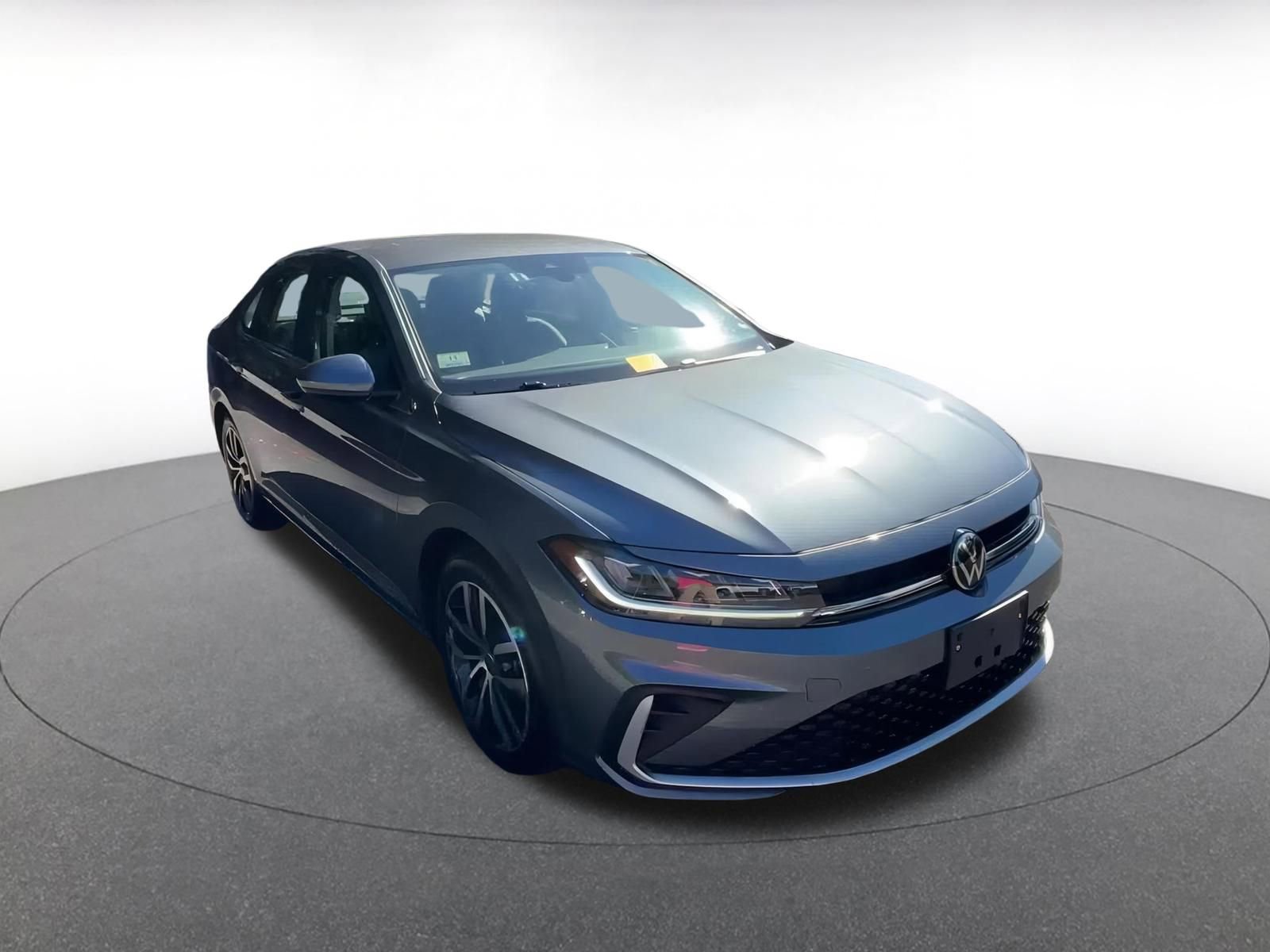 Thumbnail: 2025 Volkswagen Jetta - 3