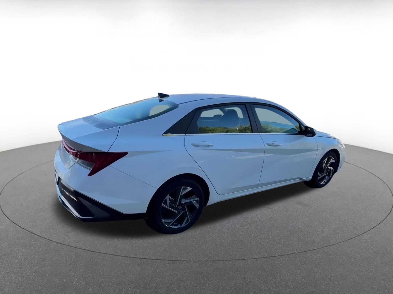 Thumbnail: 2025 Hyundai Elantra - 15