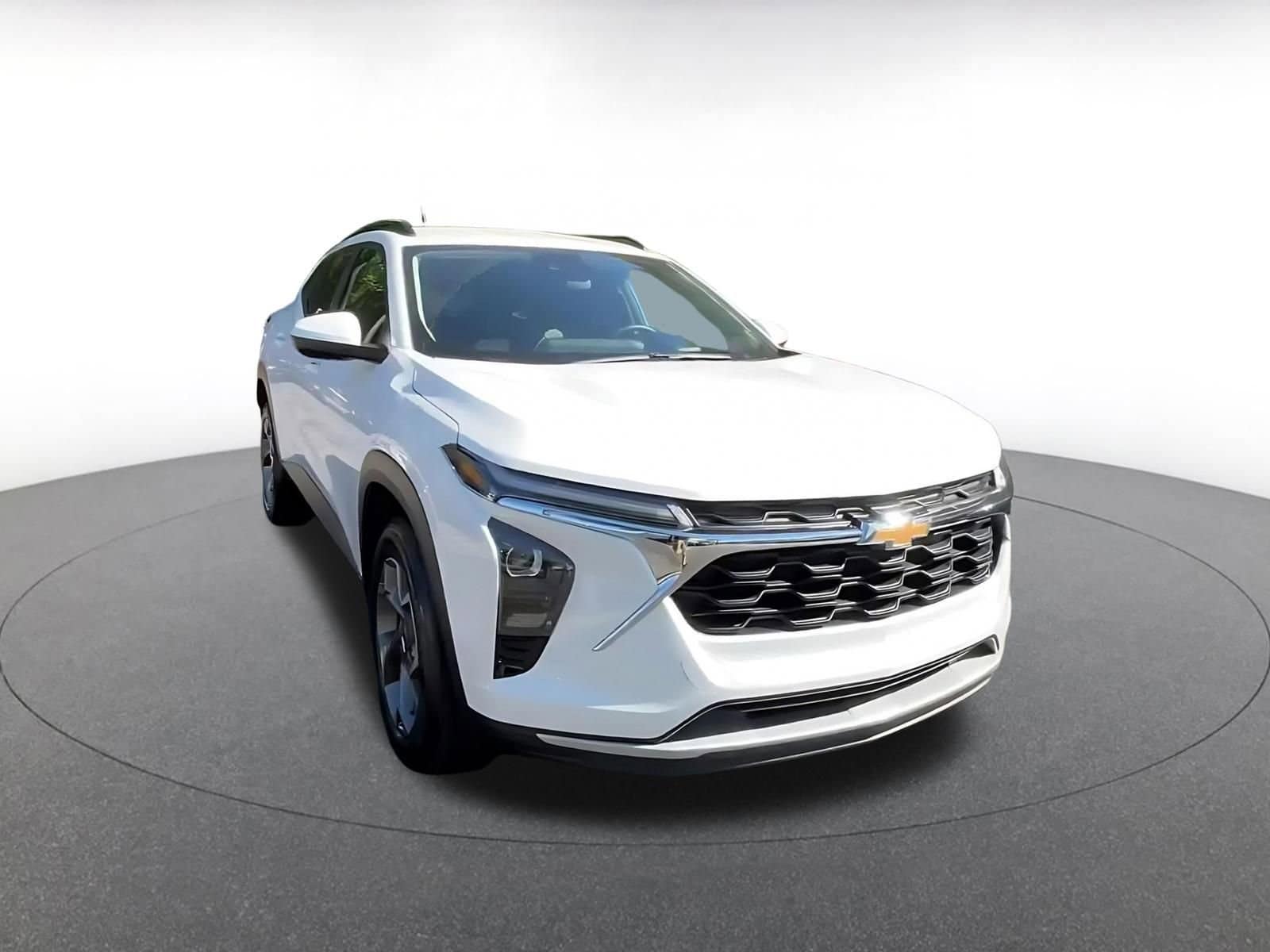 Thumbnail: 2025 Chevrolet Trax - 3