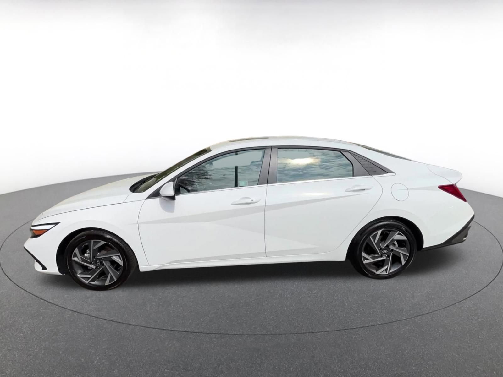 Thumbnail: 2025 Hyundai Elantra - 9