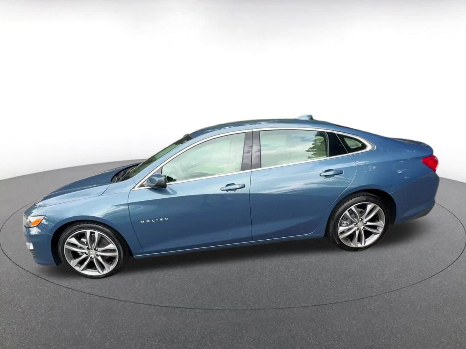 Thumbnail: 2024 Chevrolet Malibu - 8