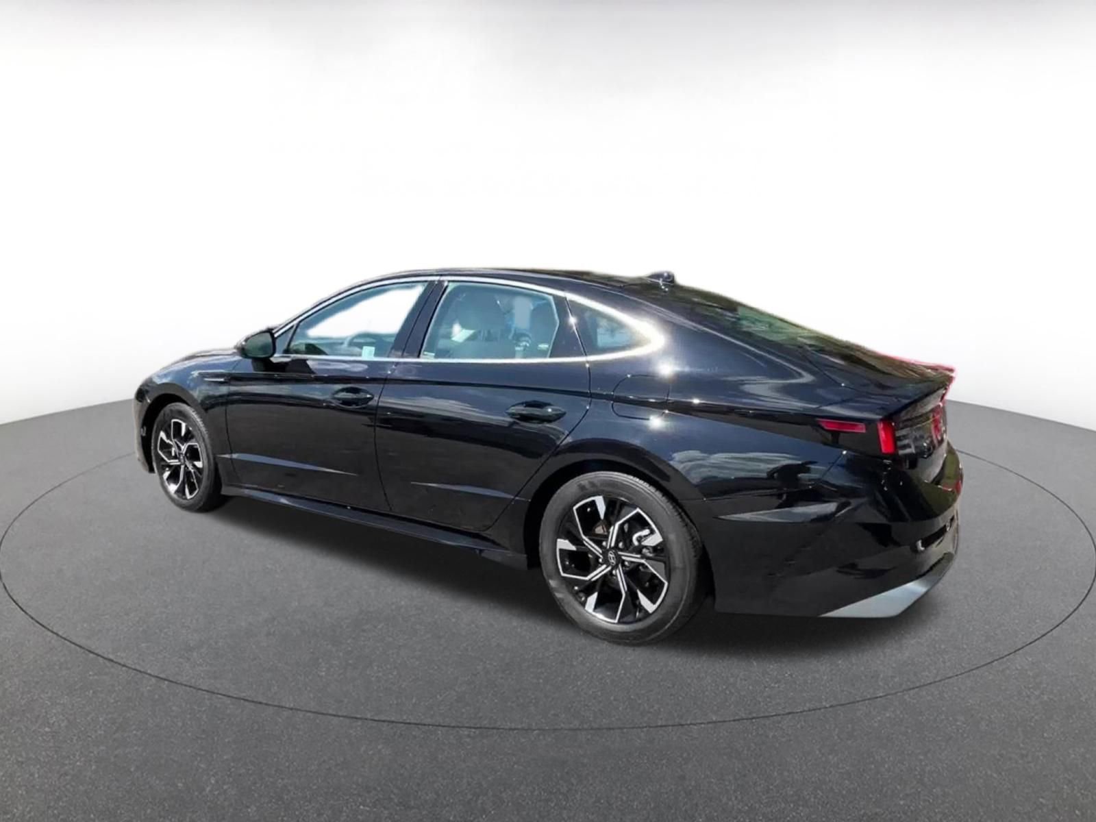 Thumbnail: 2025 Hyundai Sonata - 10