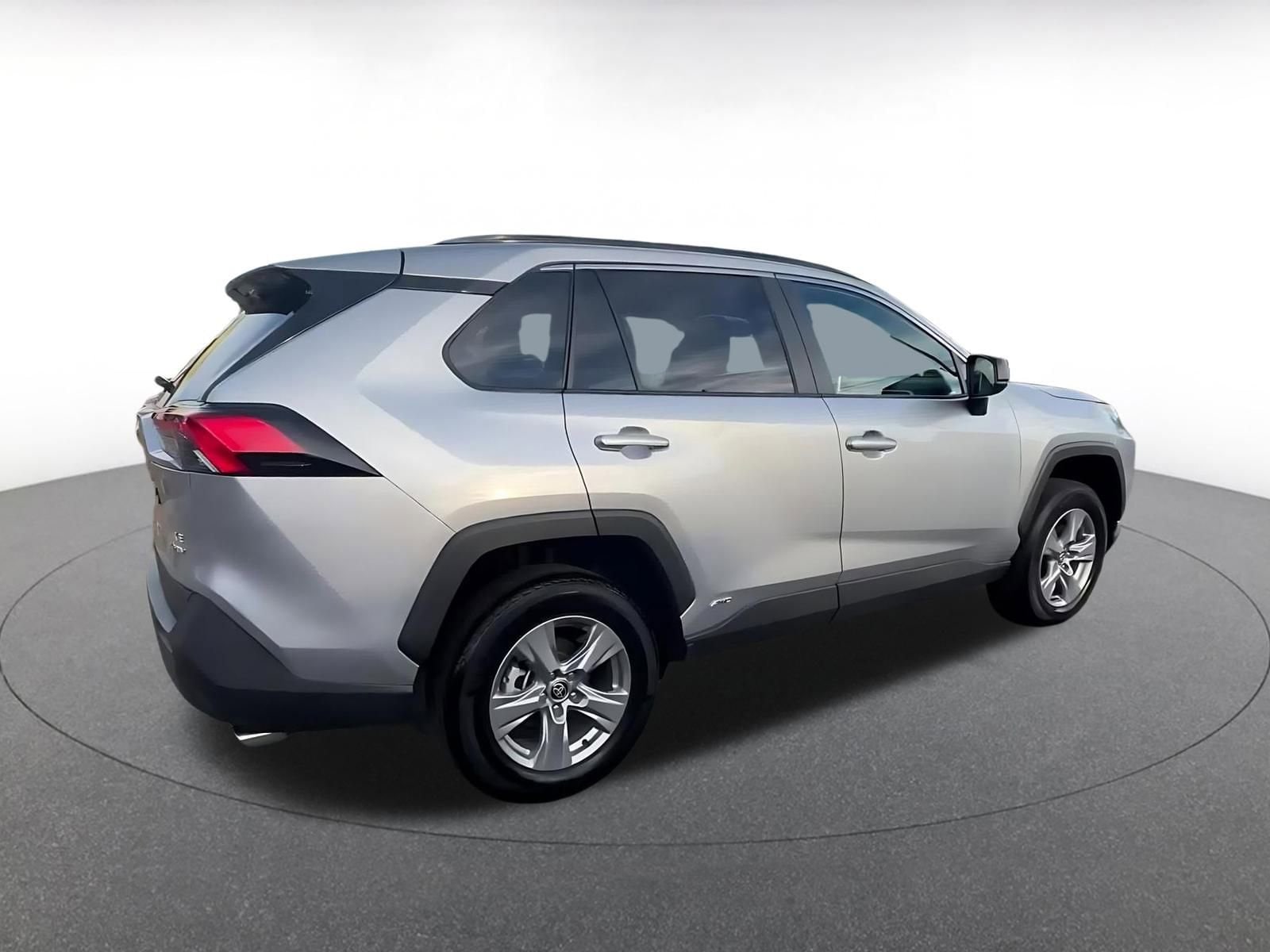 Thumbnail: 2025 Toyota RAV4 - 15