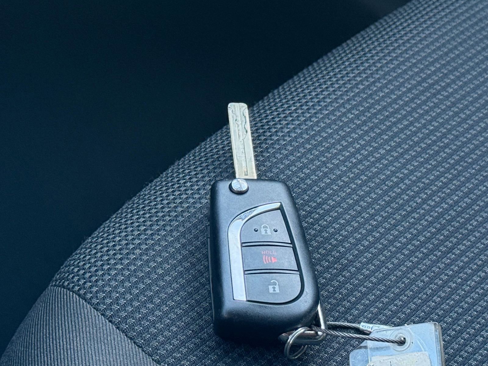 Thumbnail: 2025 Toyota RAV4 - 22