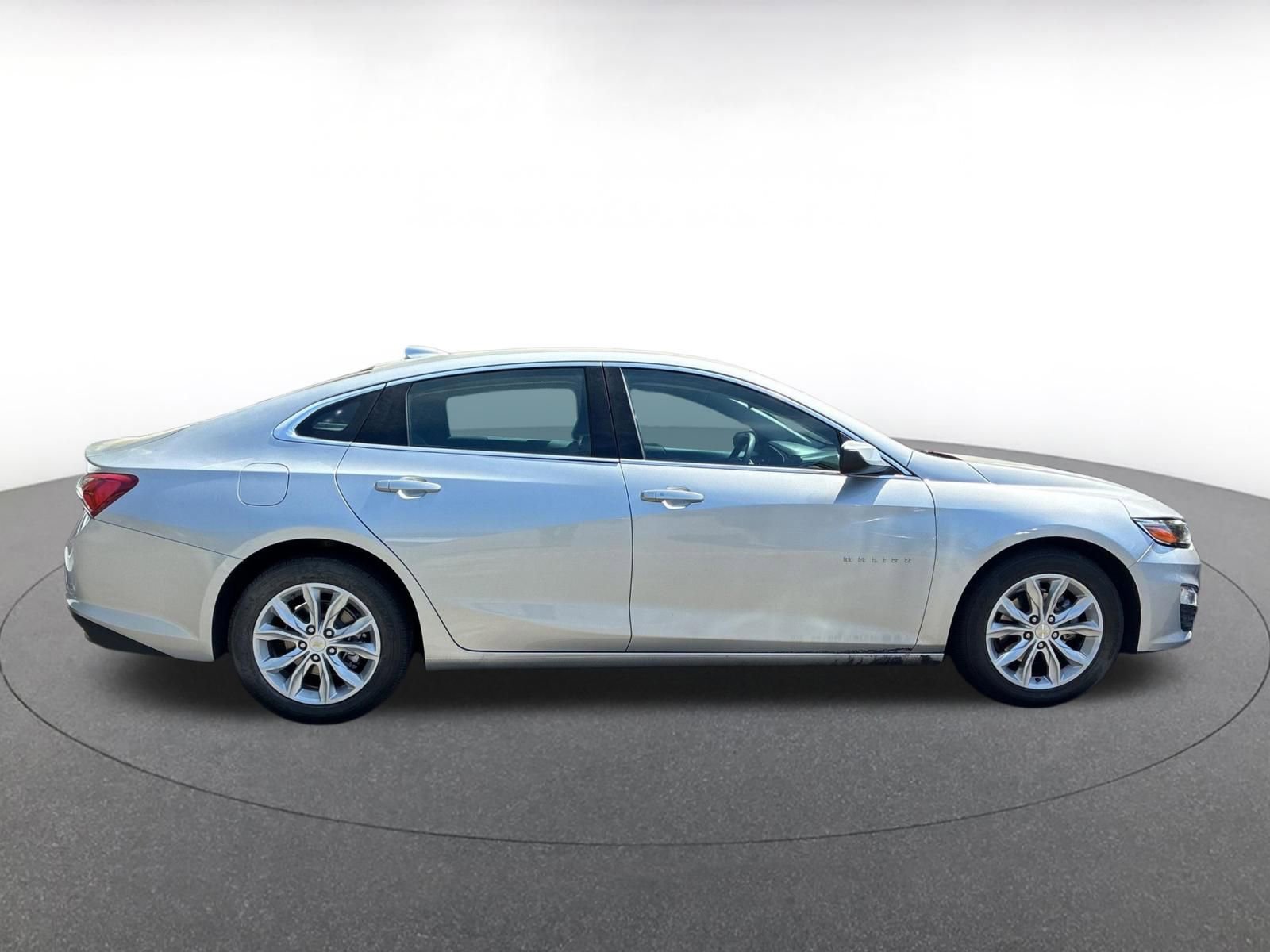 Thumbnail: 2022 Chevrolet Malibu - 8