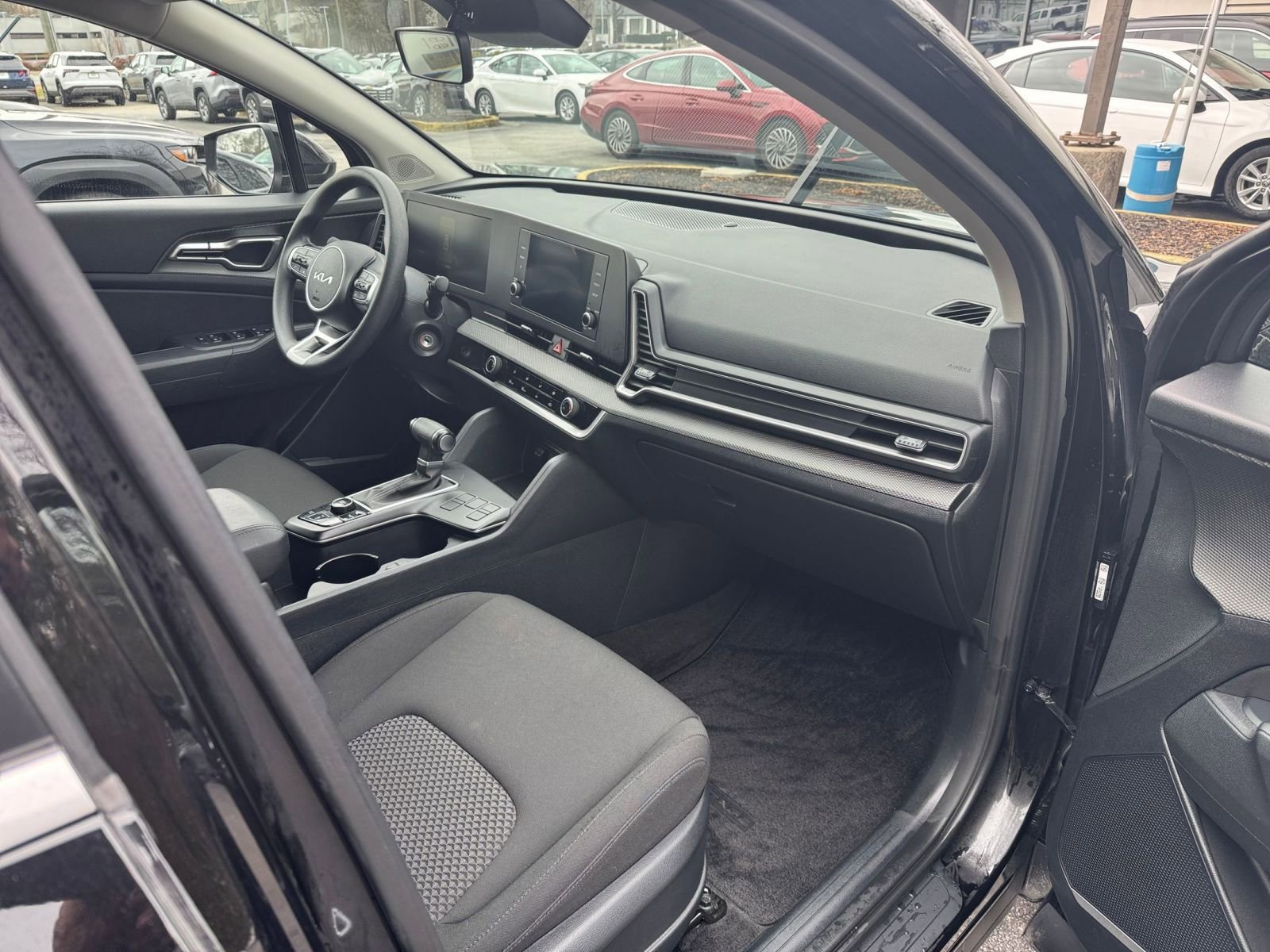 Thumbnail: 2025 Kia Sportage - 16