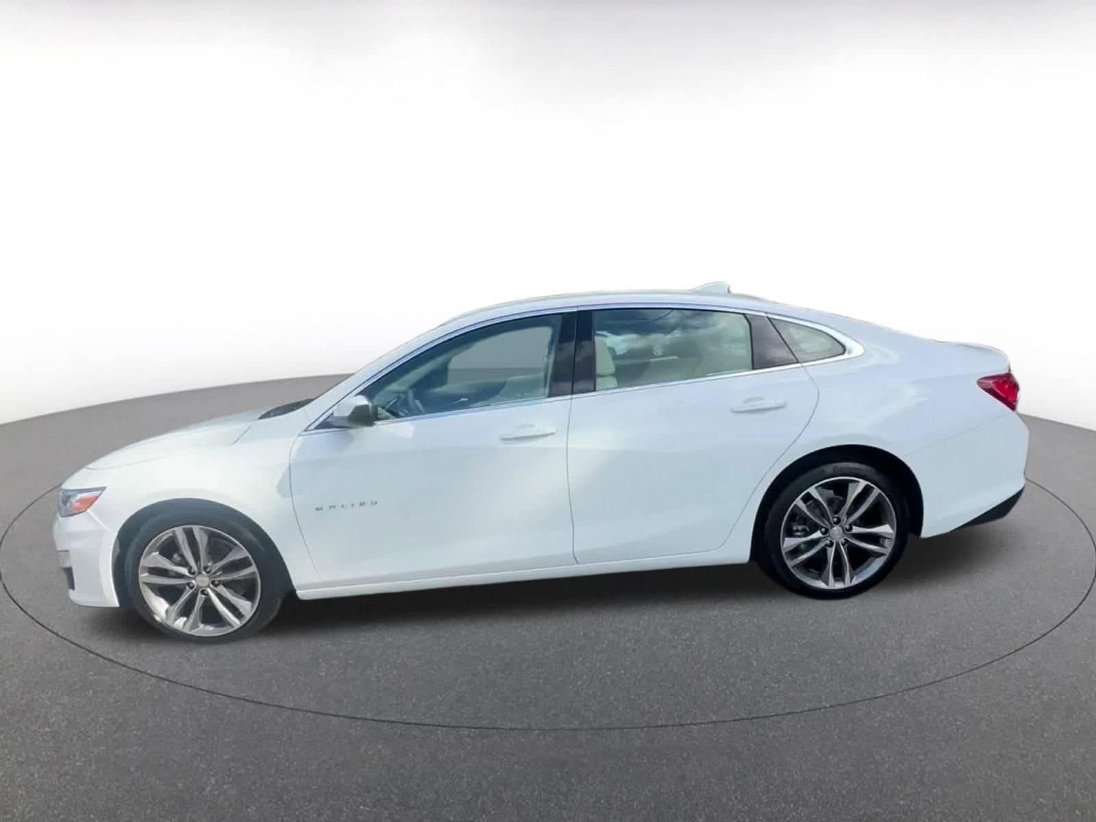 Thumbnail: 2024 Chevrolet Malibu - 8