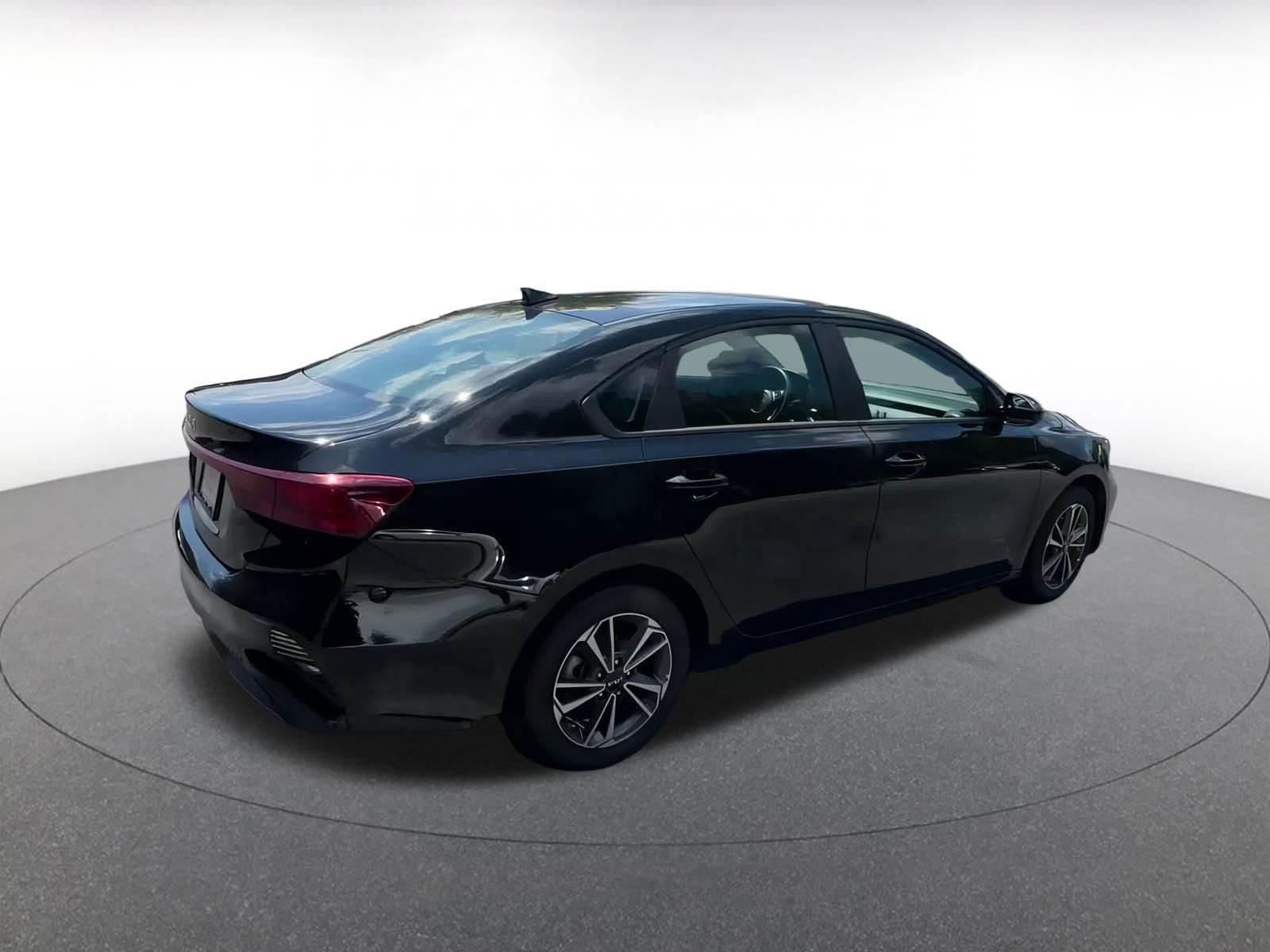 Thumbnail: 2024 Kia Forte - 13