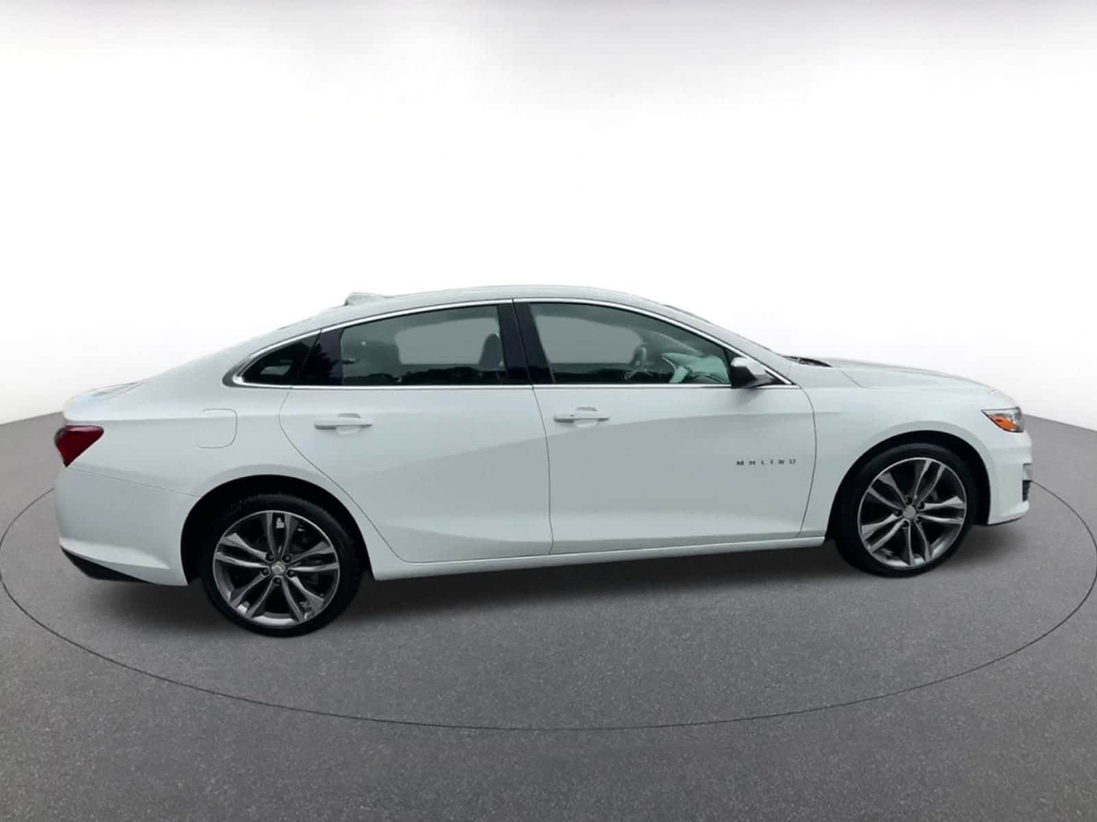 Thumbnail: 2024 Chevrolet Malibu - 16