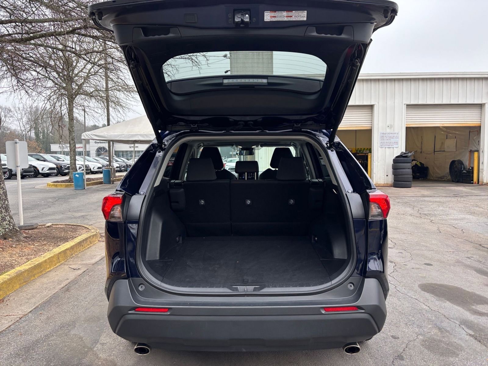 Thumbnail: 2025 Toyota RAV4 - 31