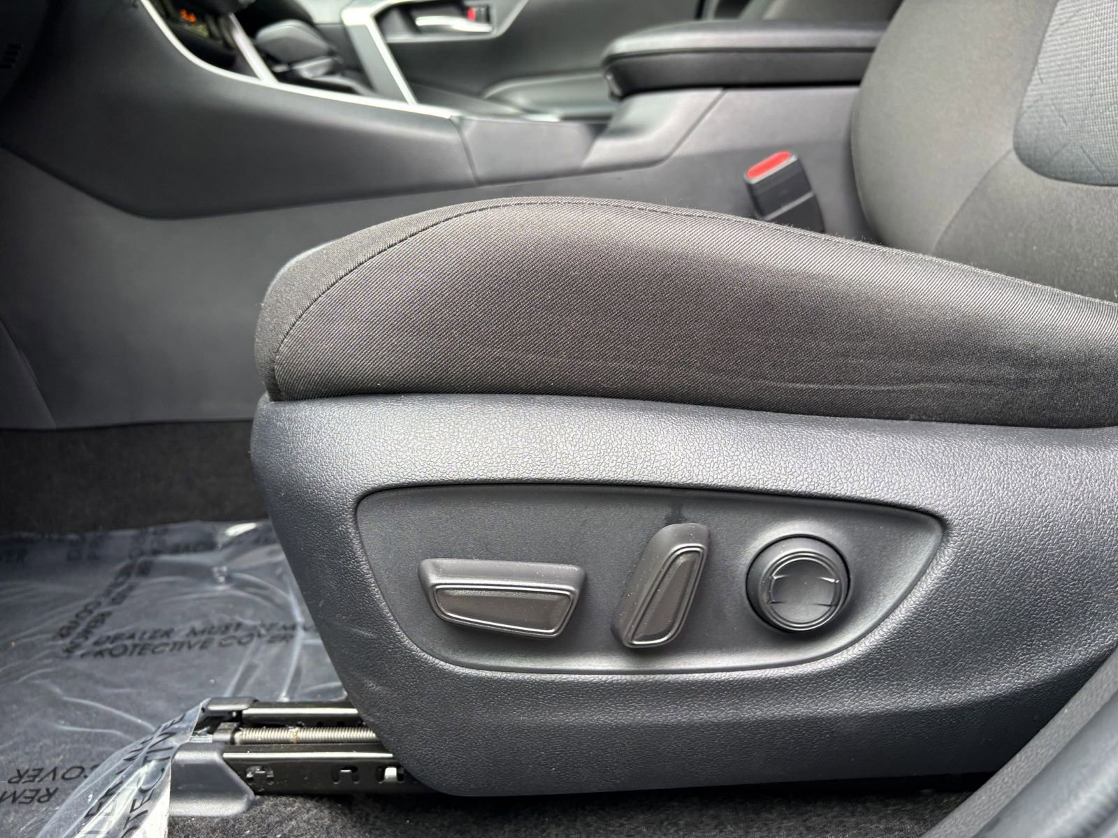 Thumbnail: 2025 Toyota RAV4 - 27