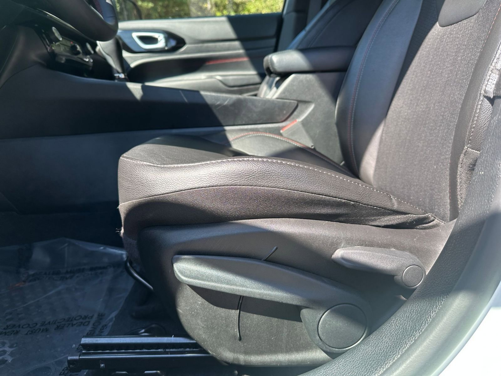 Thumbnail: 2025 Jeep Compass - 23