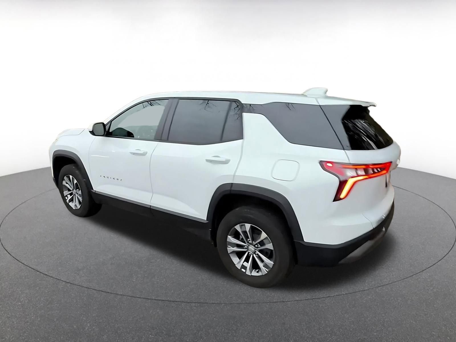 Thumbnail: 2025 Chevrolet Equinox - 10