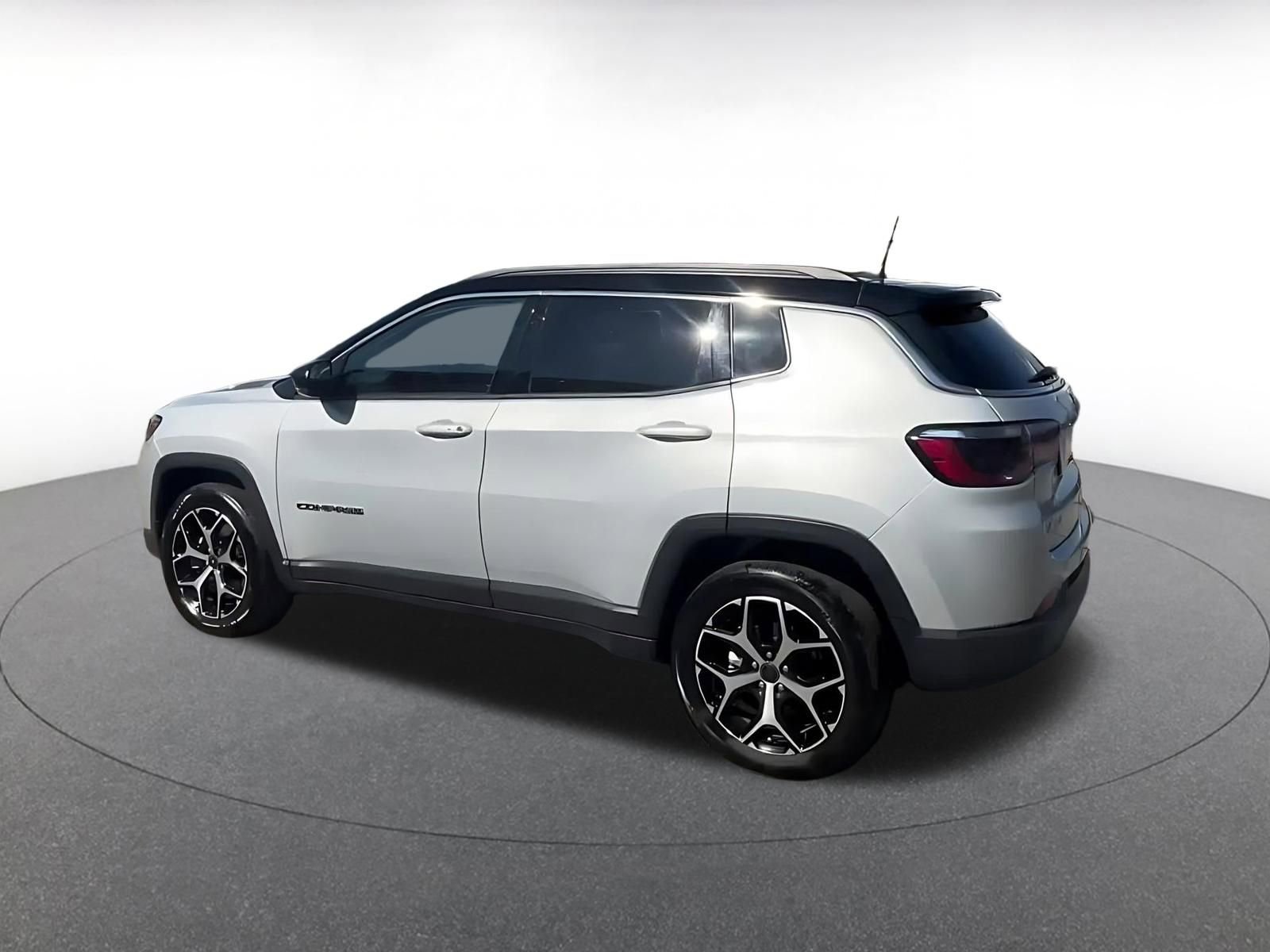 Thumbnail: 2025 Jeep Compass - 15