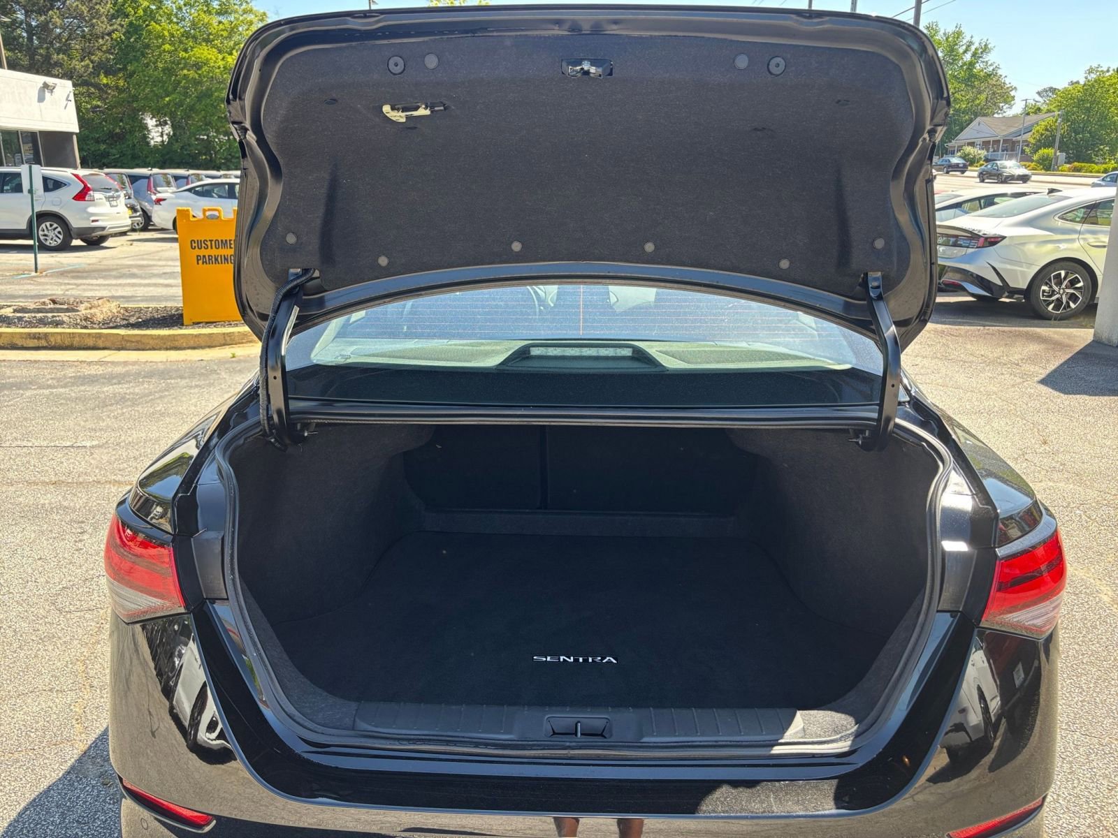 Thumbnail: 2025 Nissan Sentra - 31