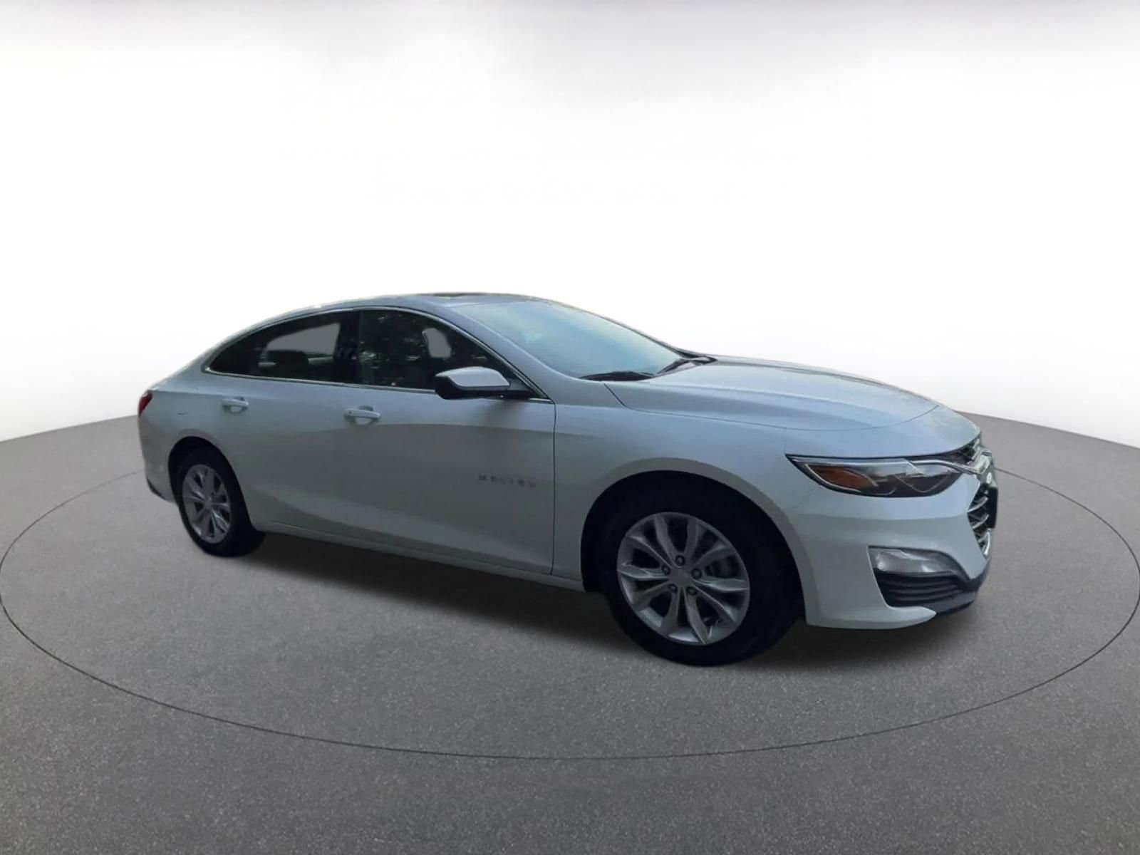 Thumbnail: 2024 Chevrolet Malibu - 2