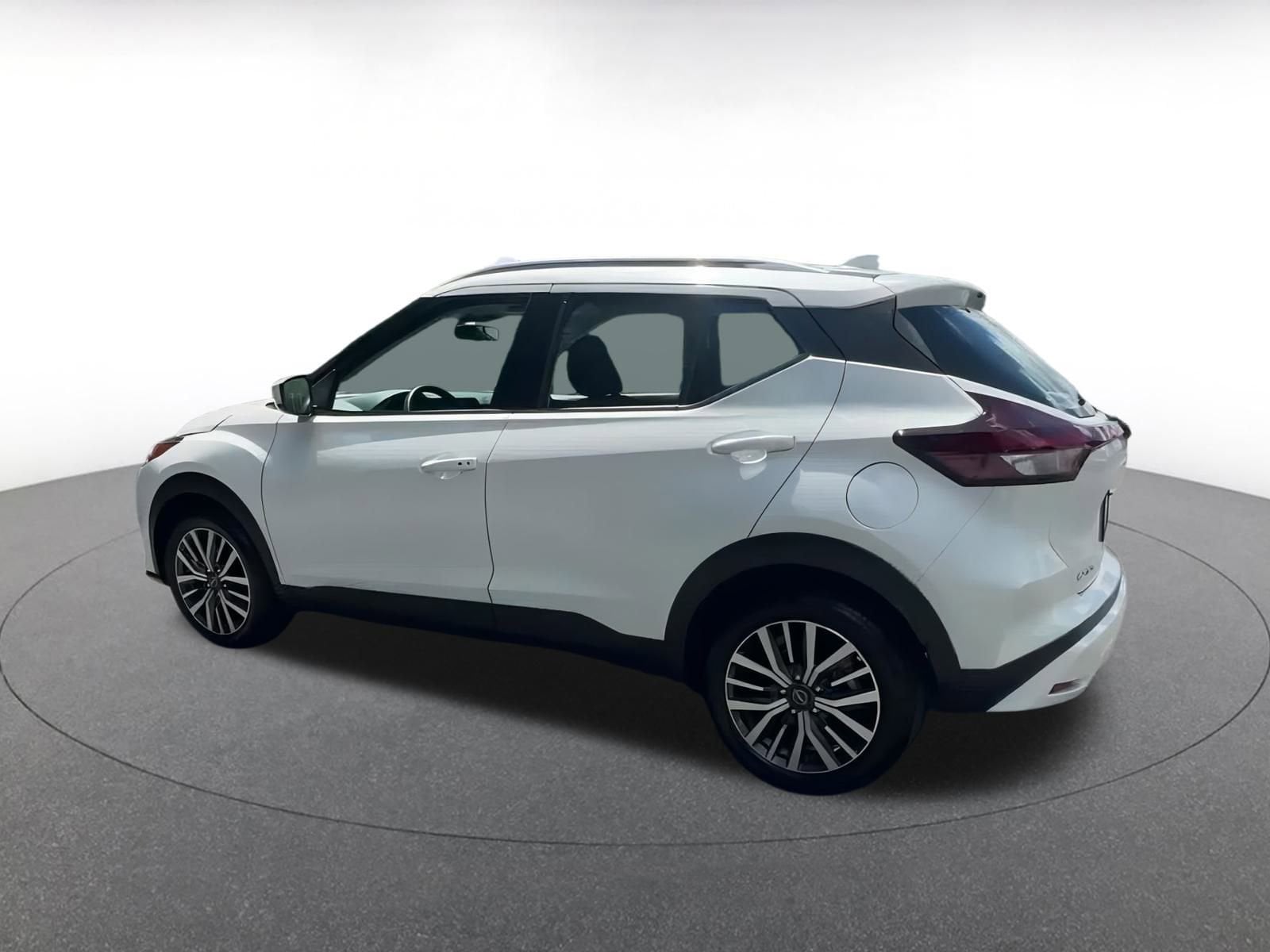 Thumbnail: 2024 Nissan Kicks - 10