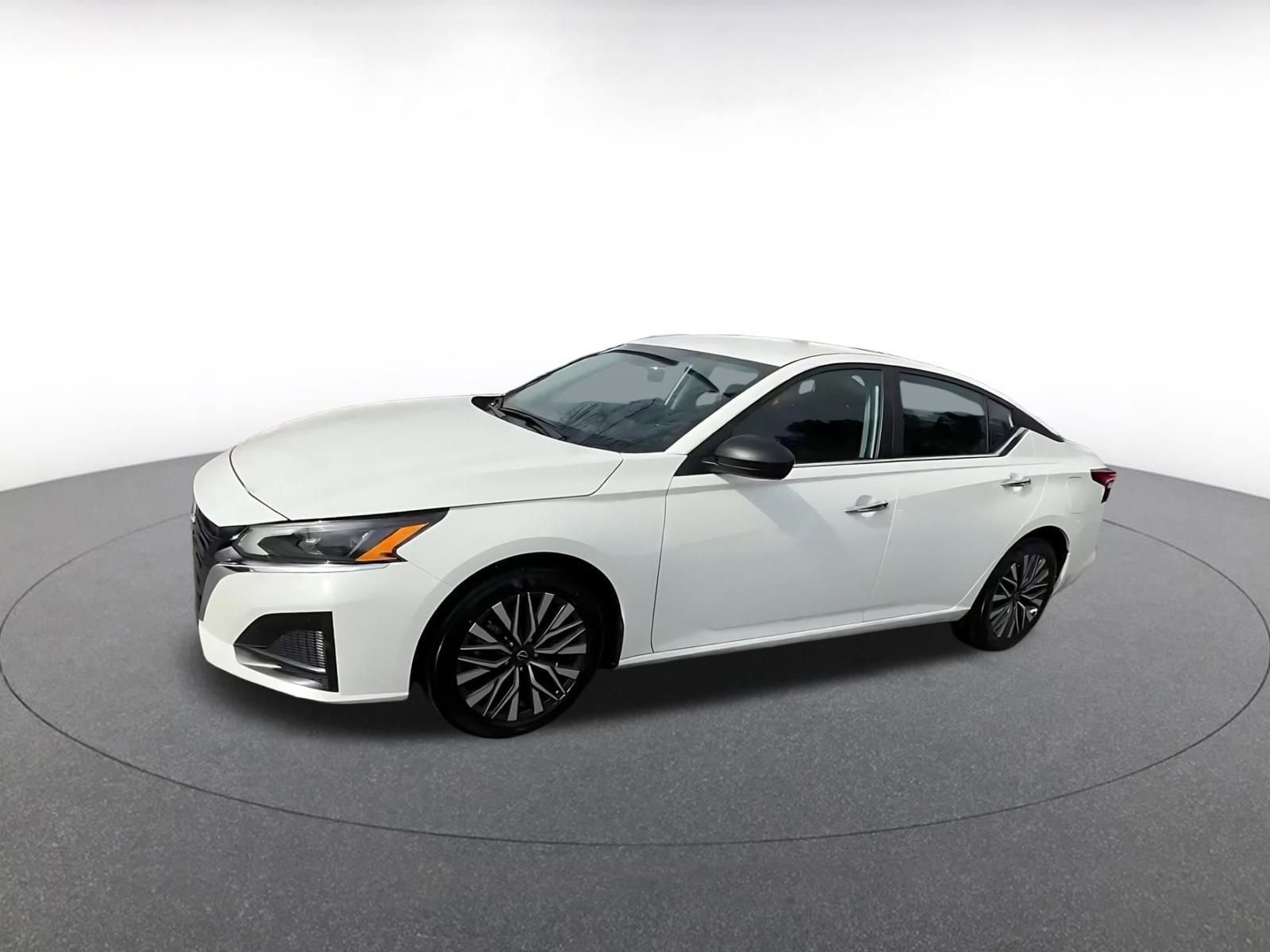 Thumbnail: 2025 Nissan Altima - 8