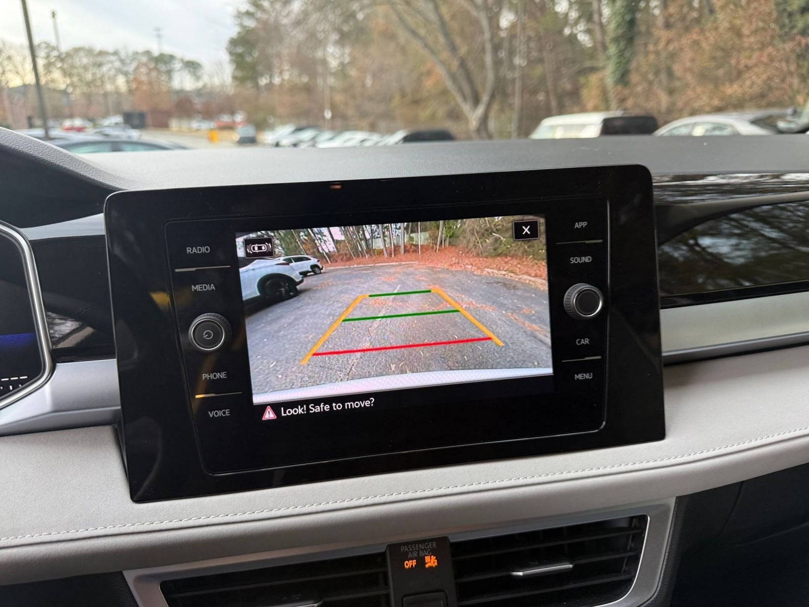 Thumbnail: 2025 Volkswagen Taos - 17