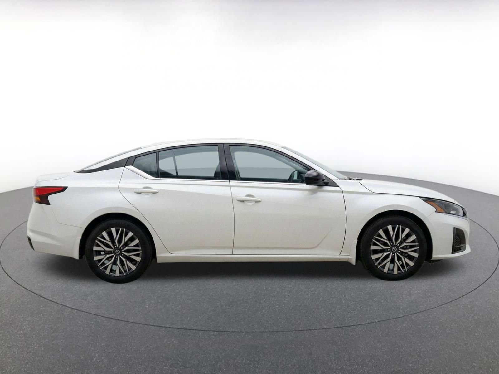 Thumbnail: 2025 Nissan Altima - 10