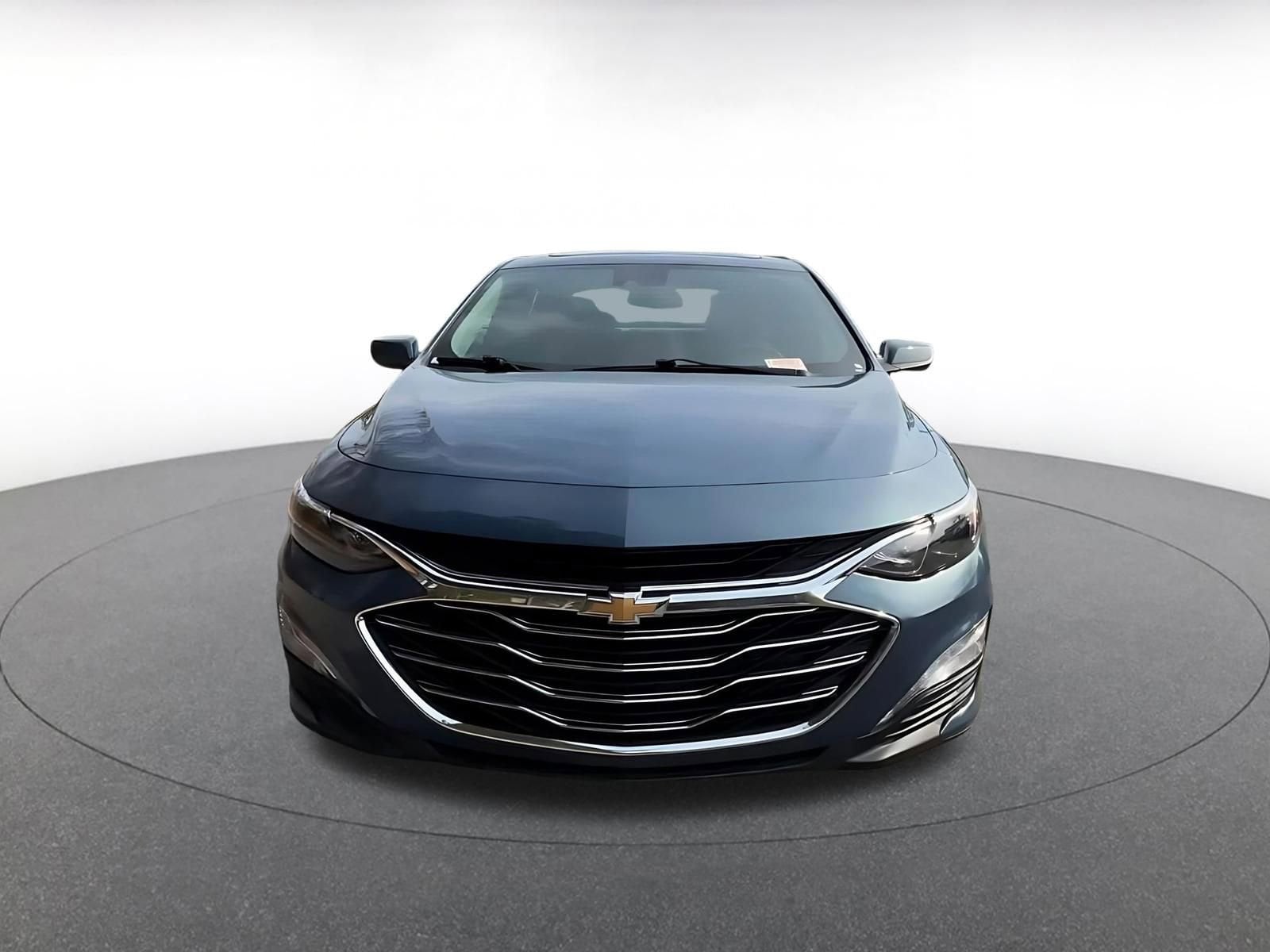 Thumbnail: 2024 Chevrolet Malibu - 4