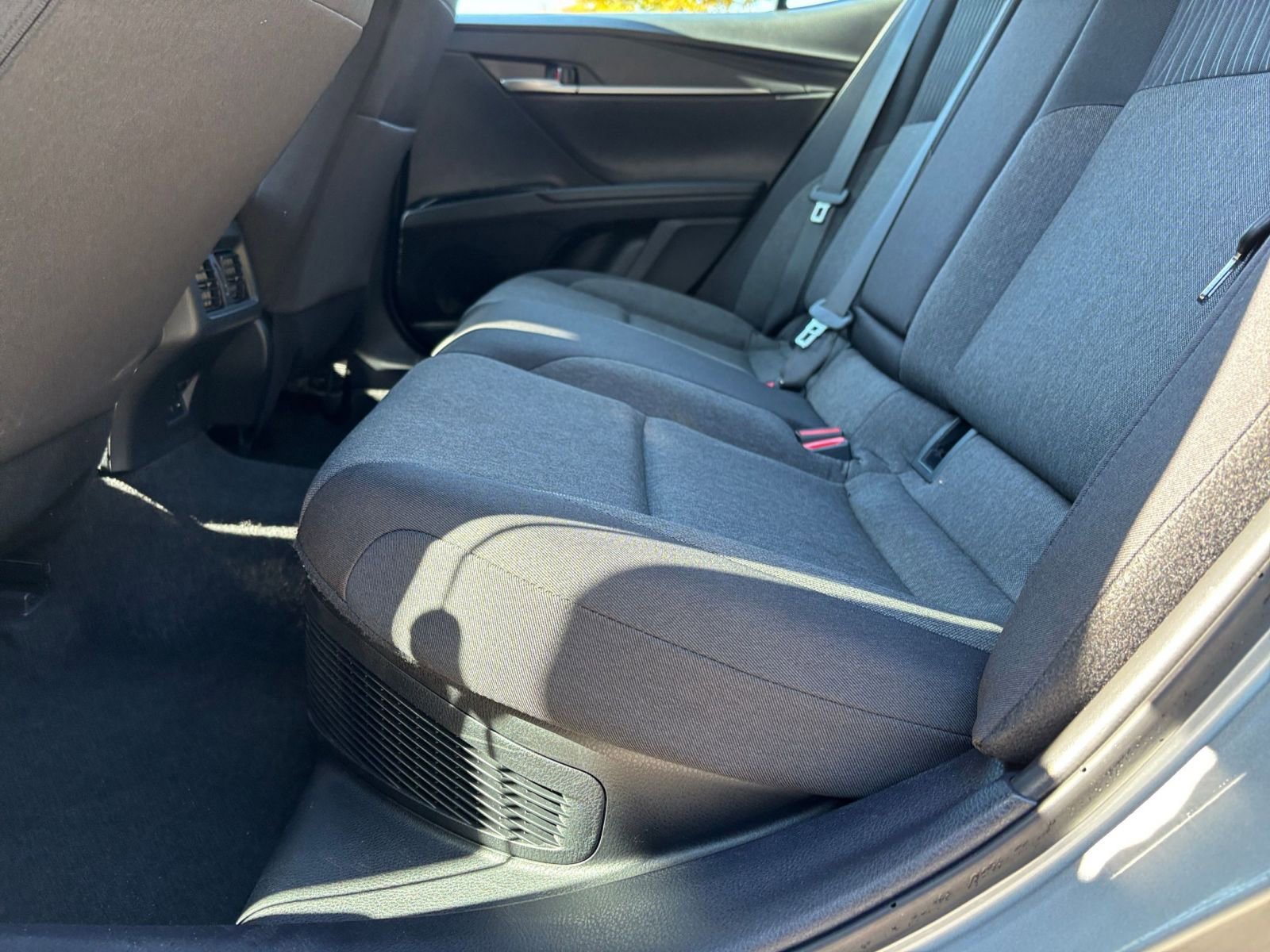 Thumbnail: 2025 Toyota Camry - 25