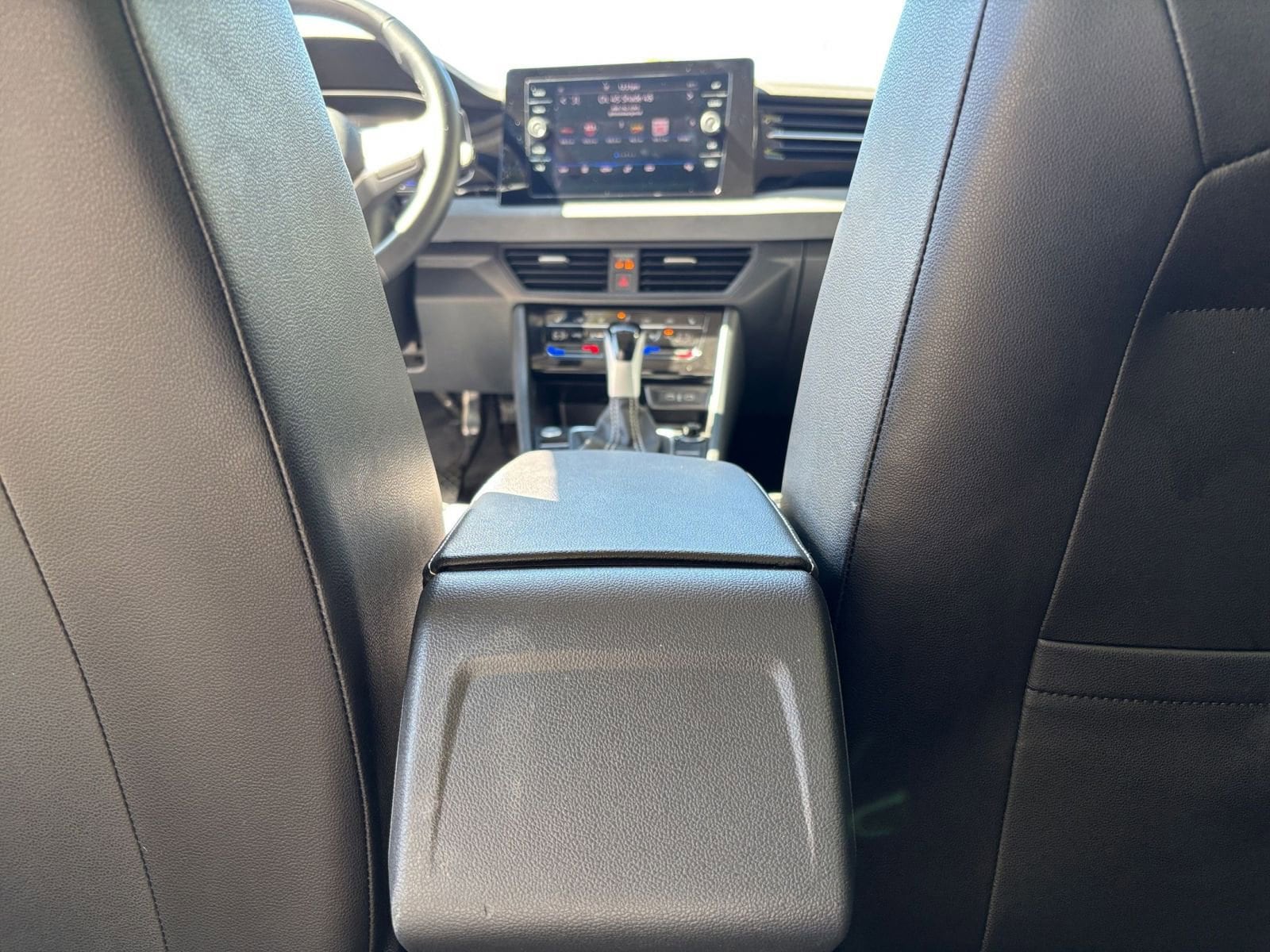 Thumbnail: 2025 Volkswagen Jetta - 24