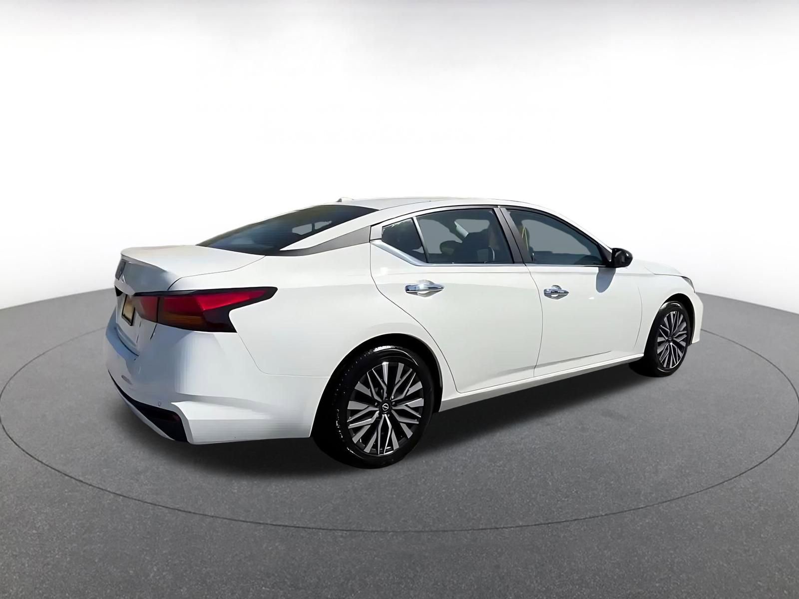 Thumbnail: 2025 Nissan Altima - 15