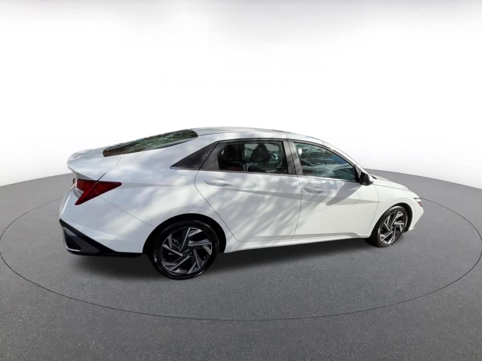 Thumbnail: 2025 Hyundai Elantra - 15