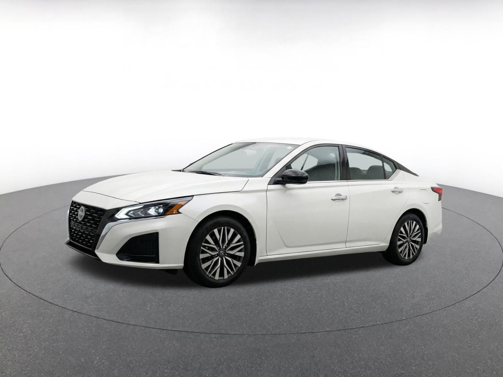 Thumbnail: 2025 Nissan Altima - 3