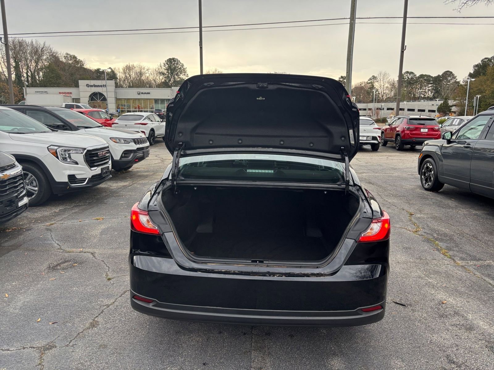 Thumbnail: 2025 Toyota Camry - 31