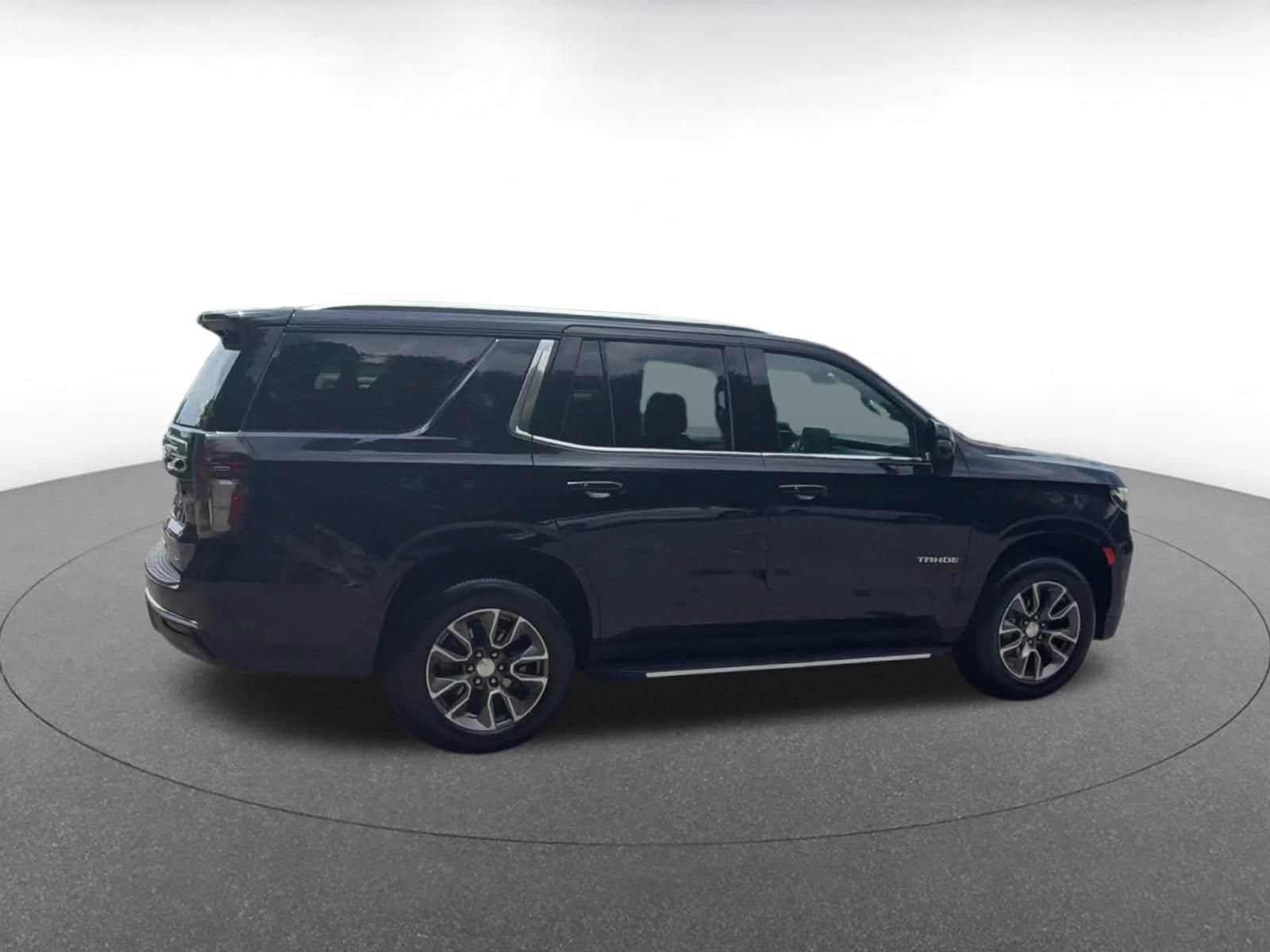 Thumbnail: 2023 Chevrolet Tahoe - 15