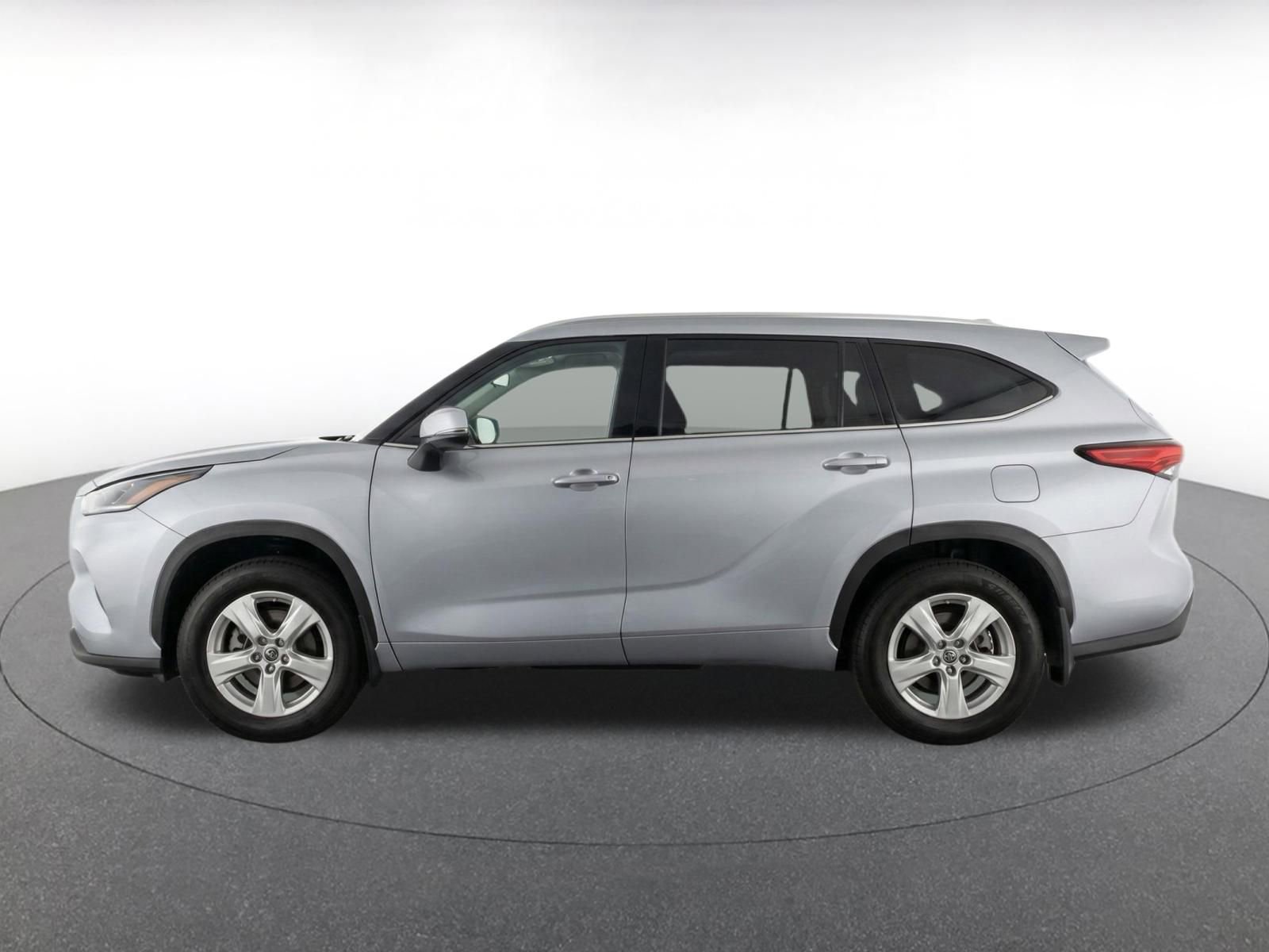 Thumbnail: 2025 Toyota Highlander - 4