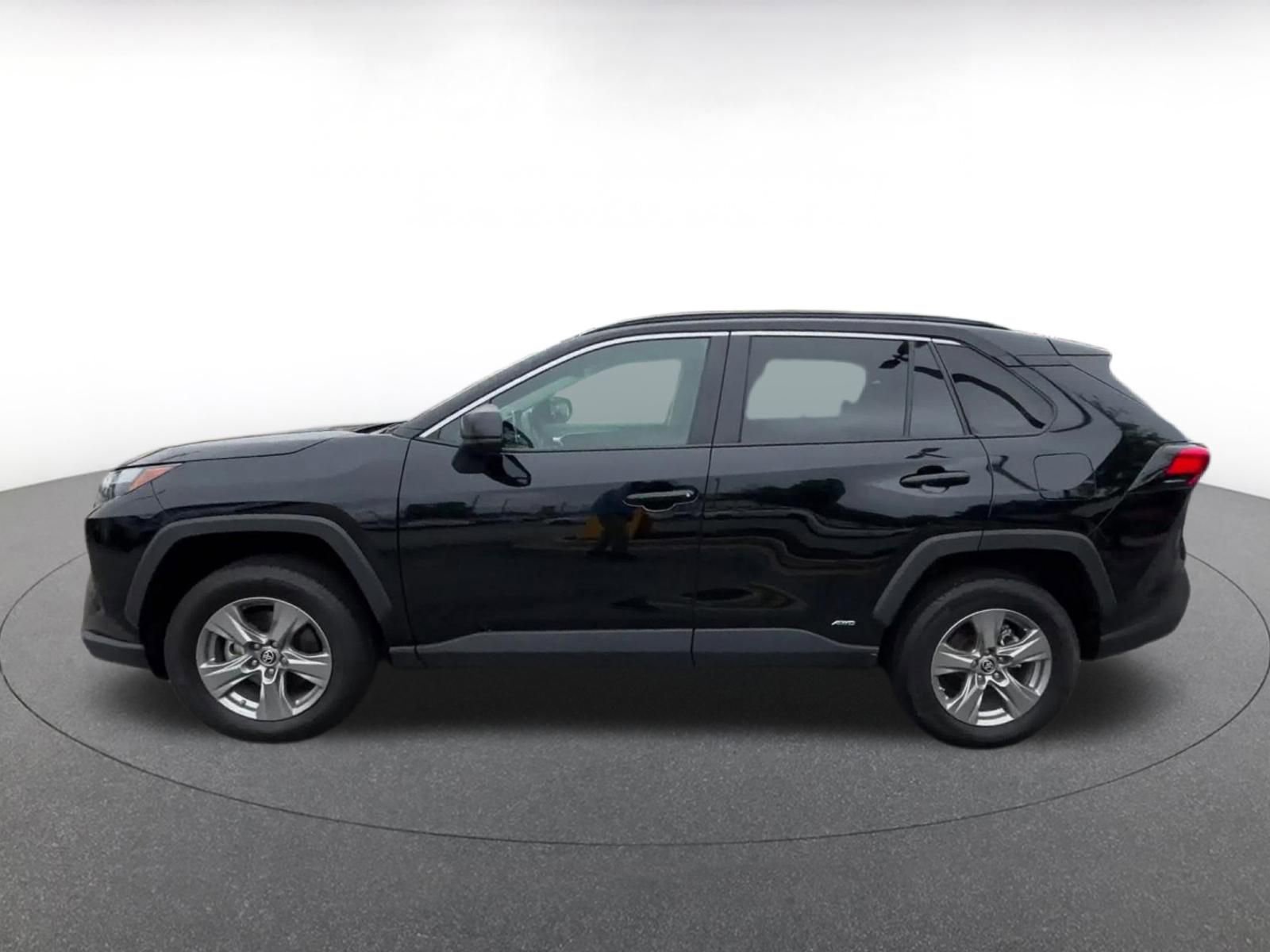 Thumbnail: 2024 Toyota RAV4 - 9