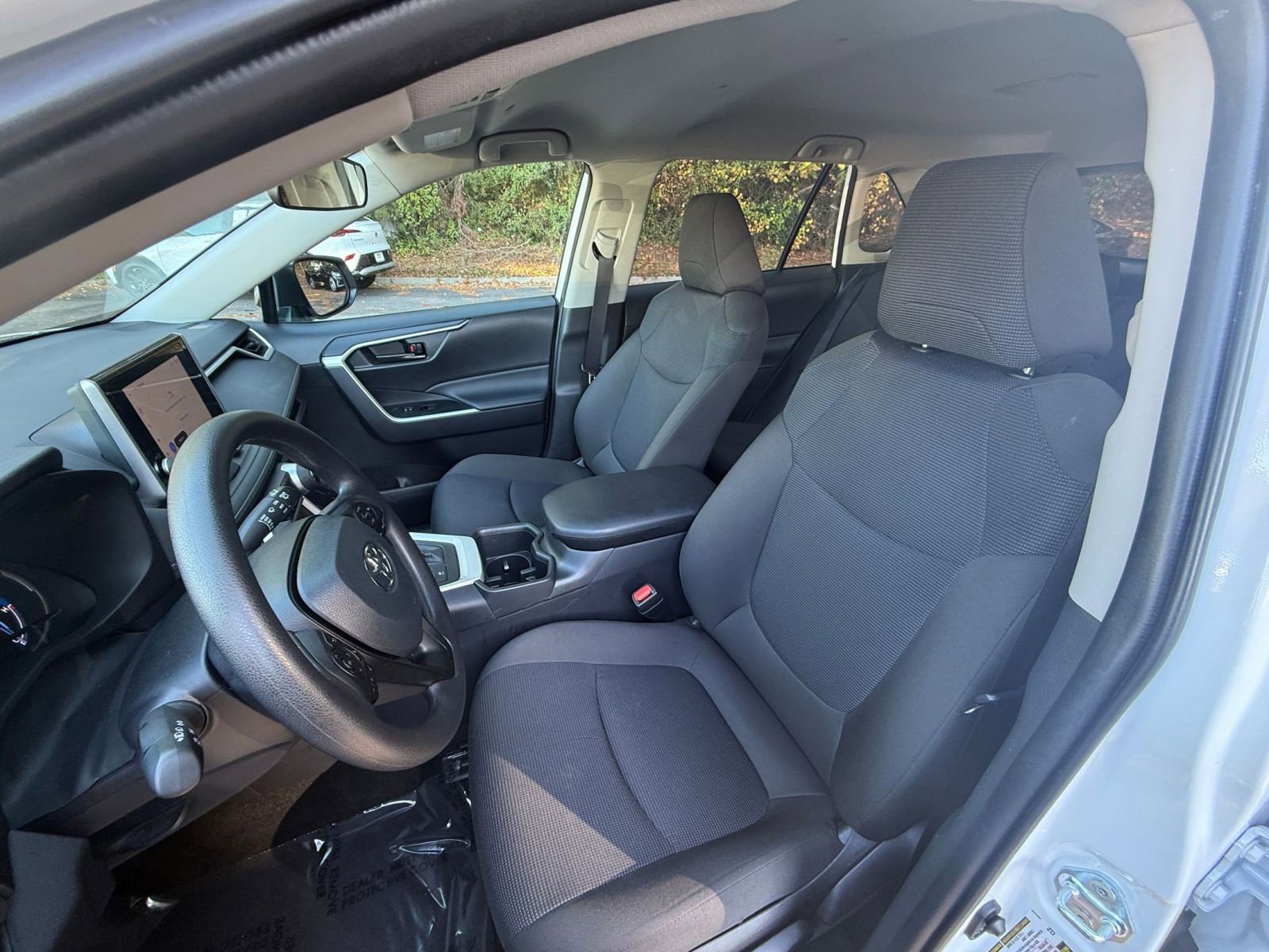 Thumbnail: 2025 Toyota RAV4 - 27