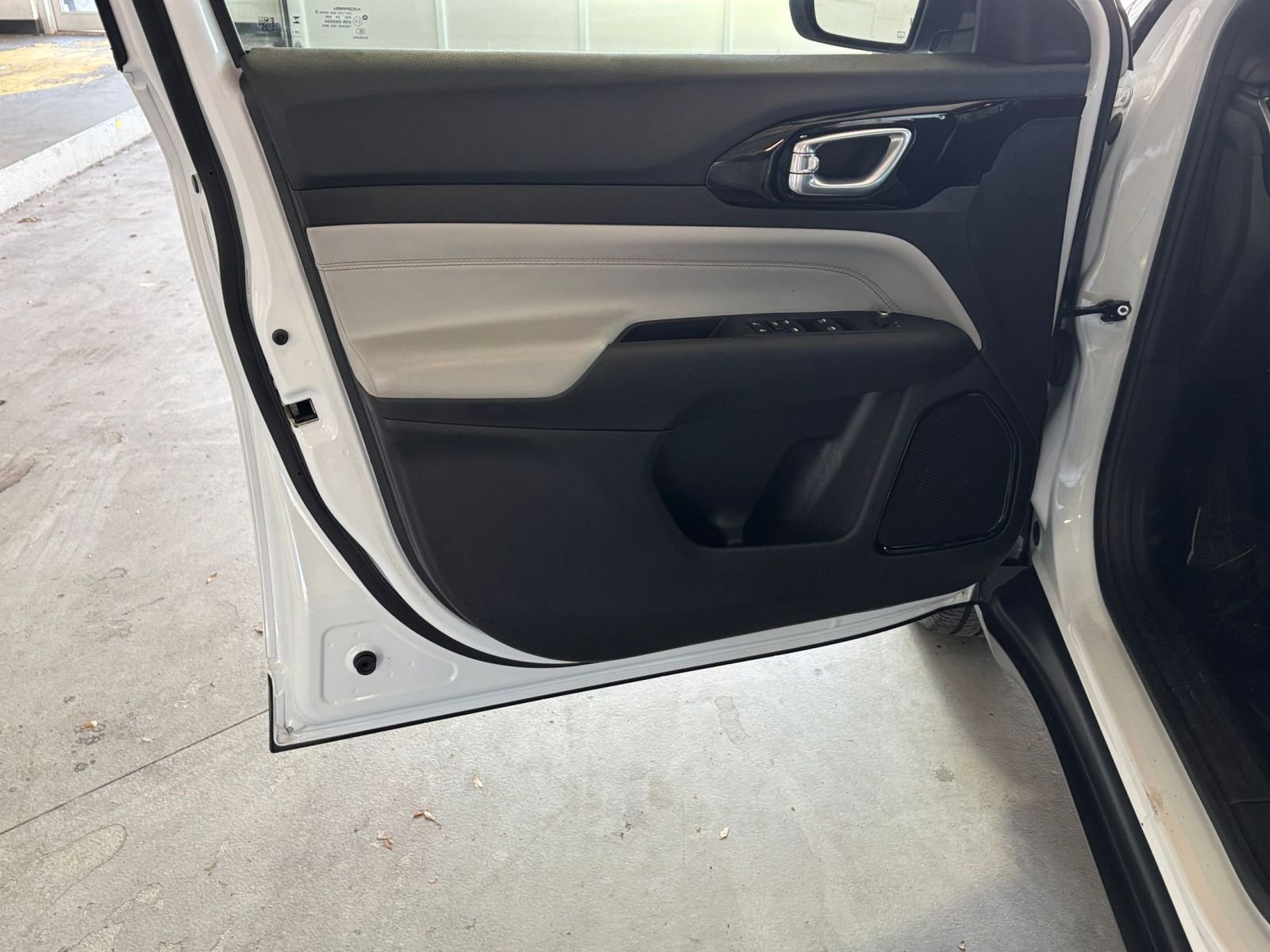 Thumbnail: 2025 Jeep Compass - 22