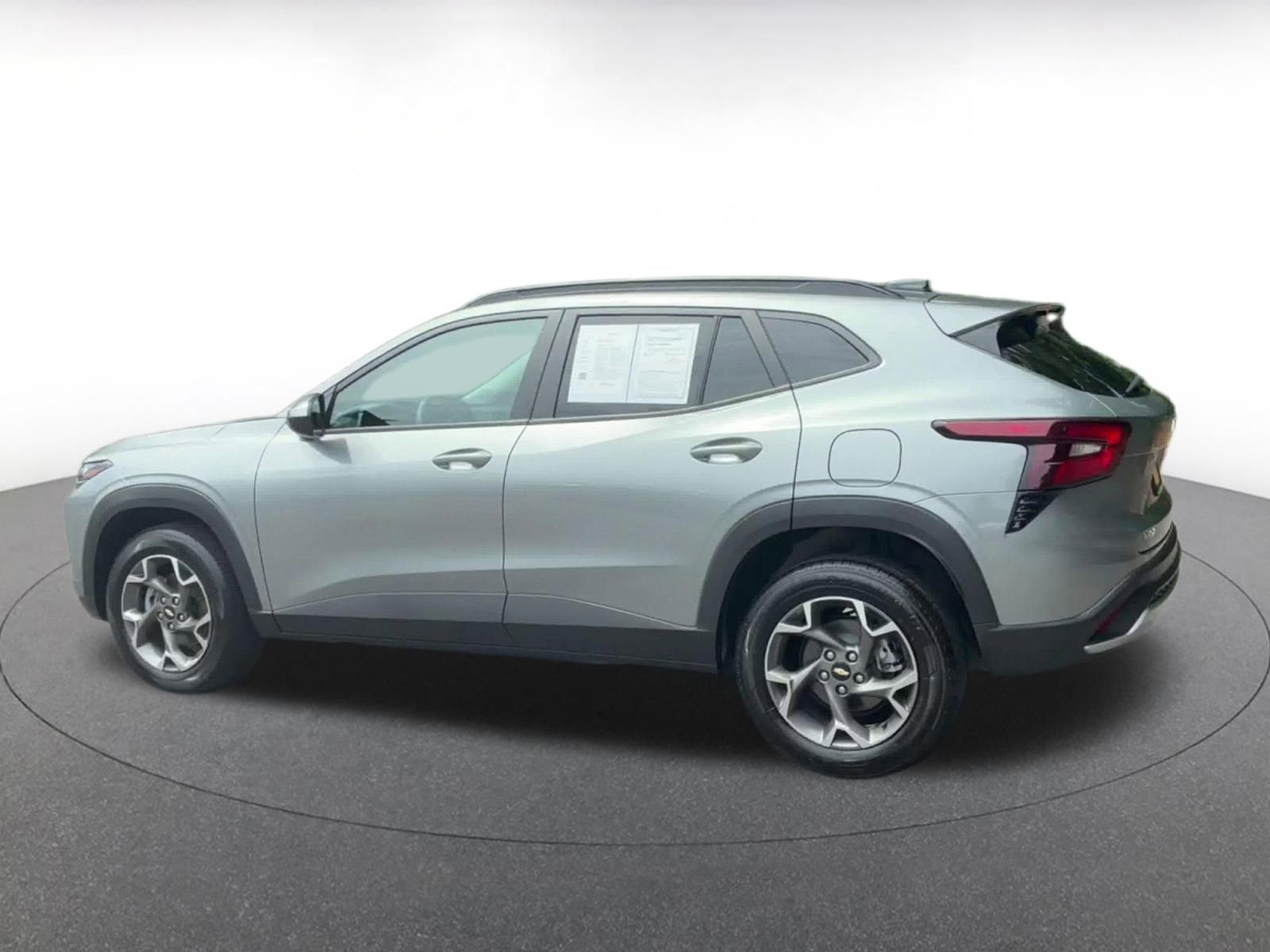 Thumbnail: 2025 Chevrolet Trax - 11
