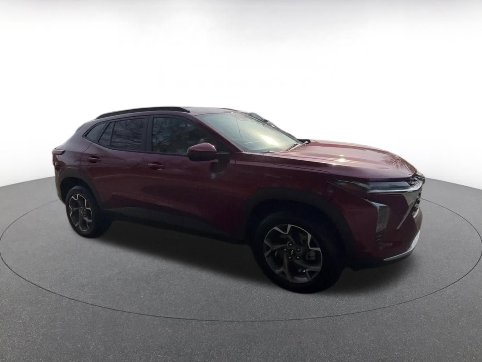 Thumbnail: 2025 Chevrolet Trax - 2