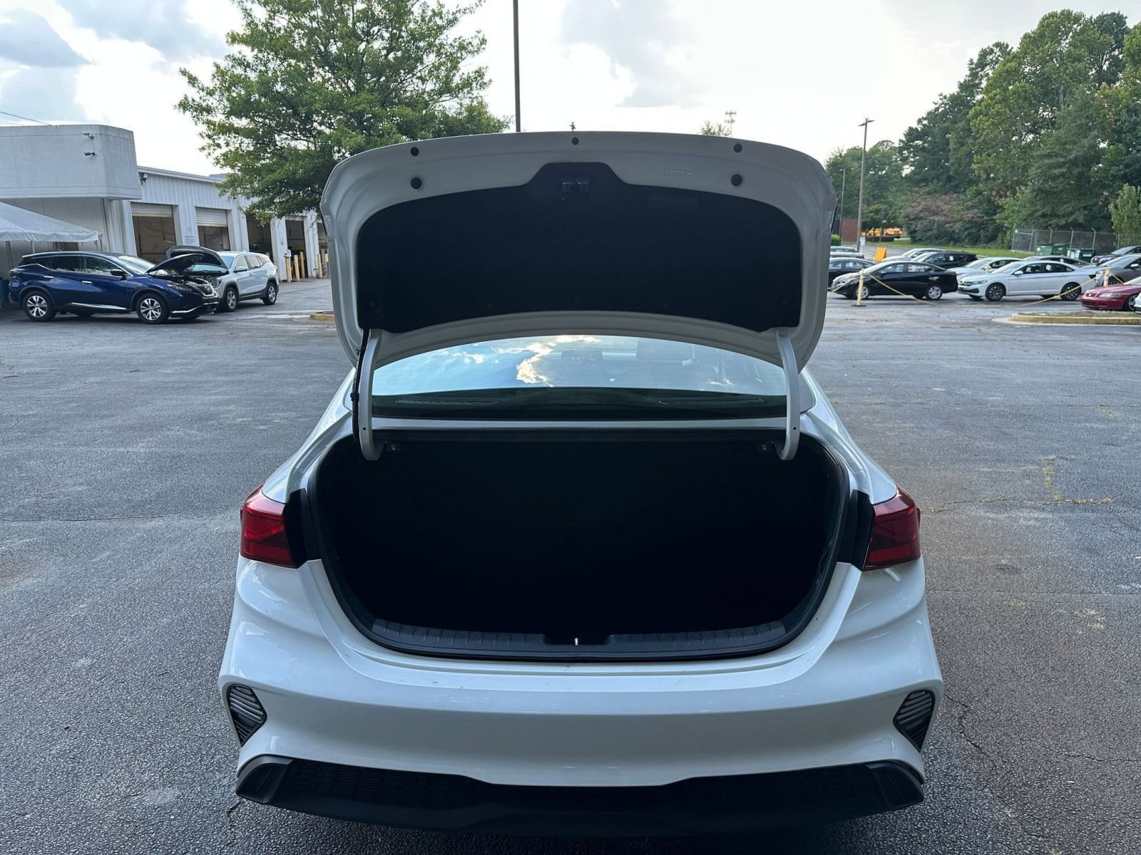 Thumbnail: 2023 Kia Forte - 31
