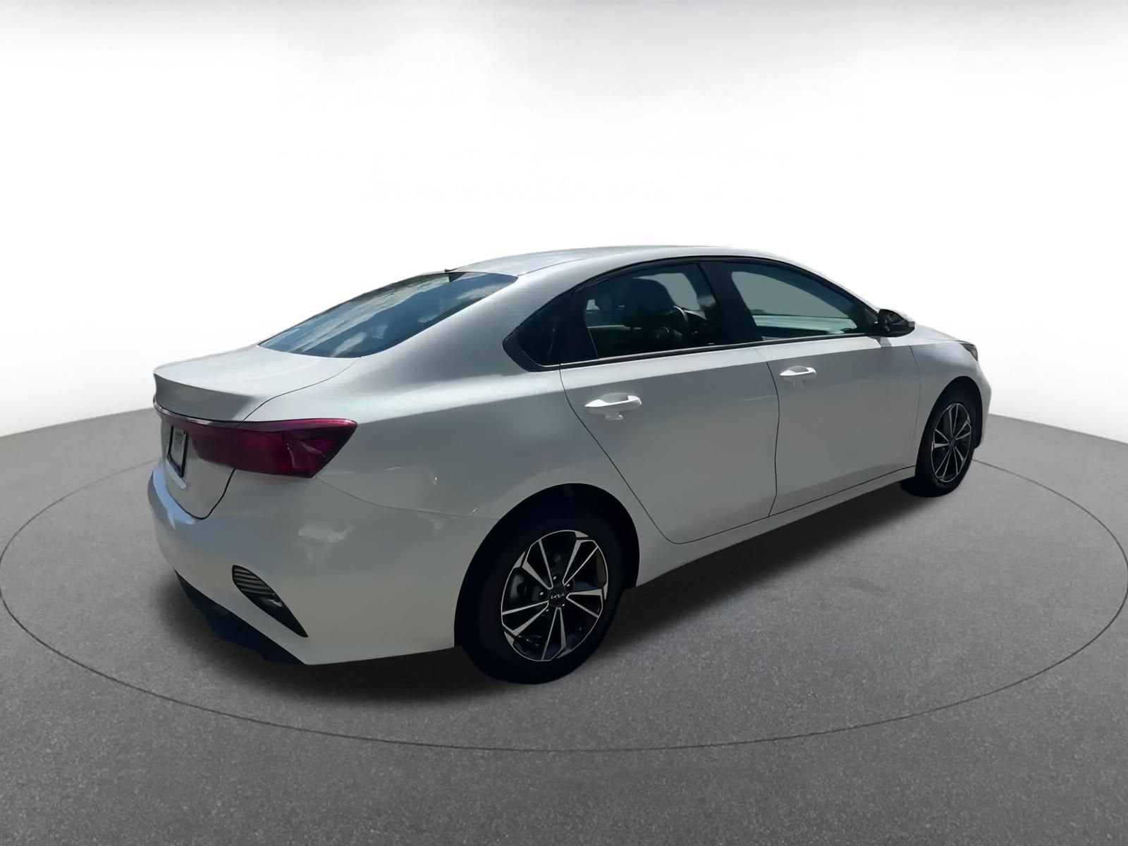 Thumbnail: 2024 Kia Forte - 14