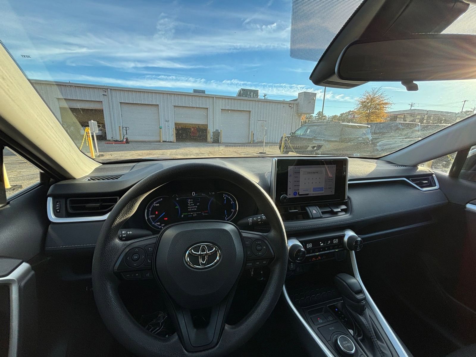 Thumbnail: 2025 Toyota RAV4 - 33