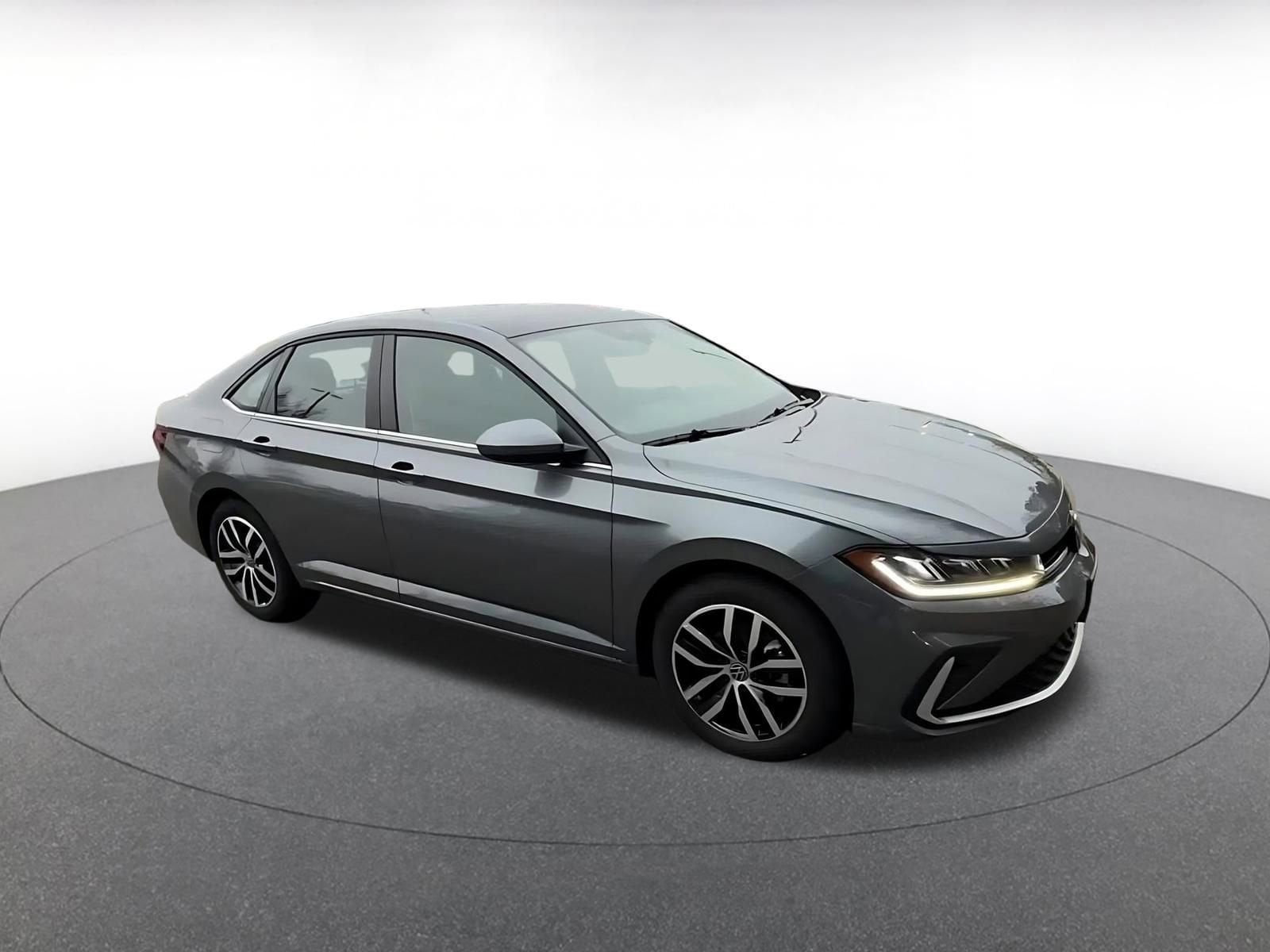 Thumbnail: 2025 Volkswagen Jetta - 2