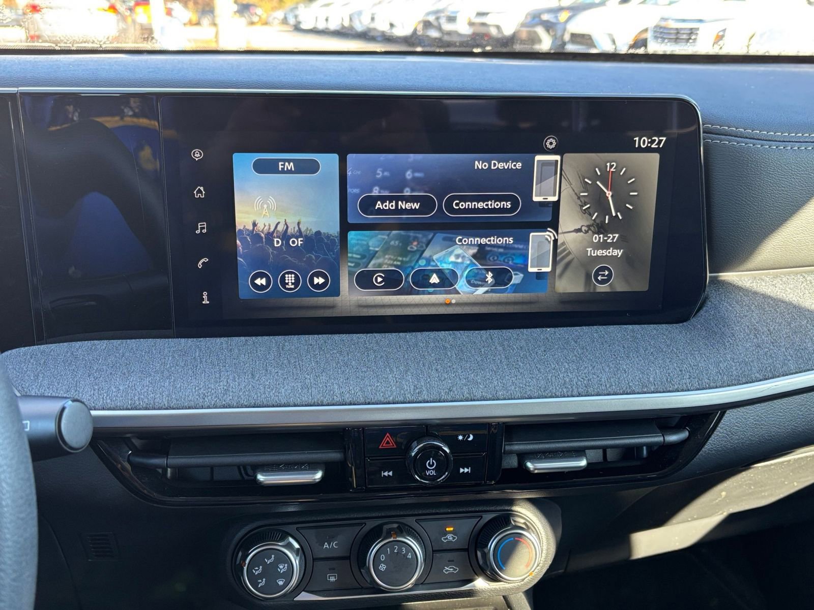 Thumbnail: 2025 Nissan Kicks - 17