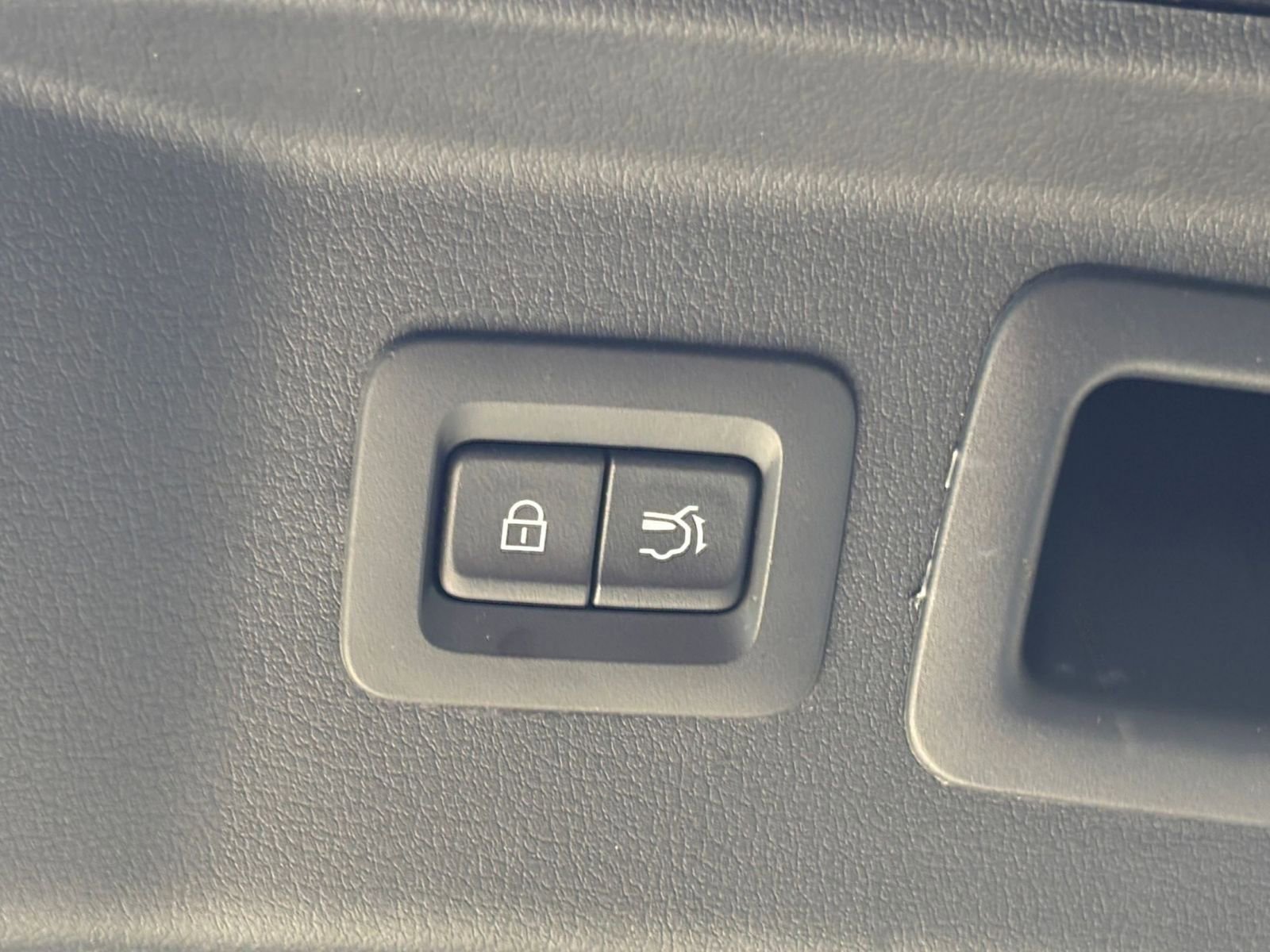 Thumbnail: 2025 Mazda CX-90 - 24