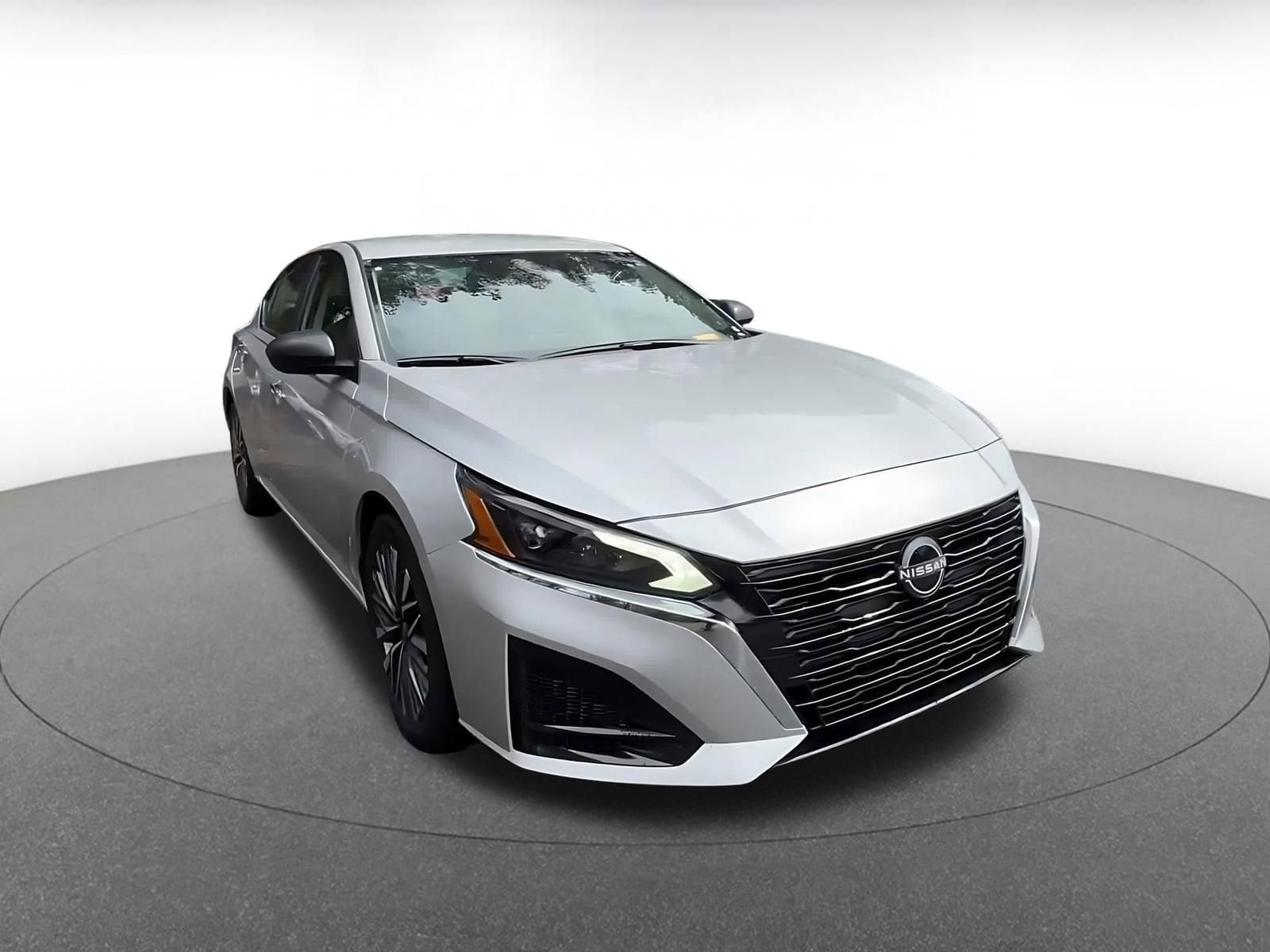 Thumbnail: 2025 Nissan Altima - 3