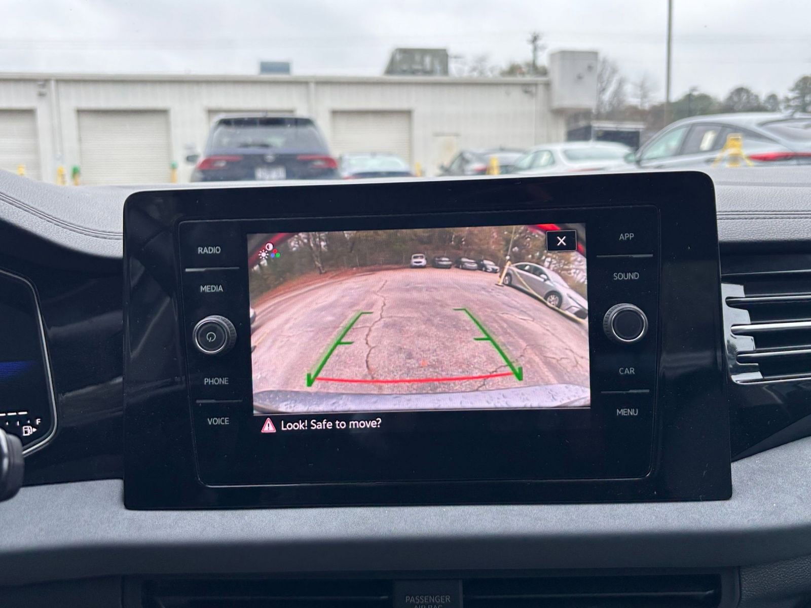 Thumbnail: 2025 Volkswagen Jetta - 17