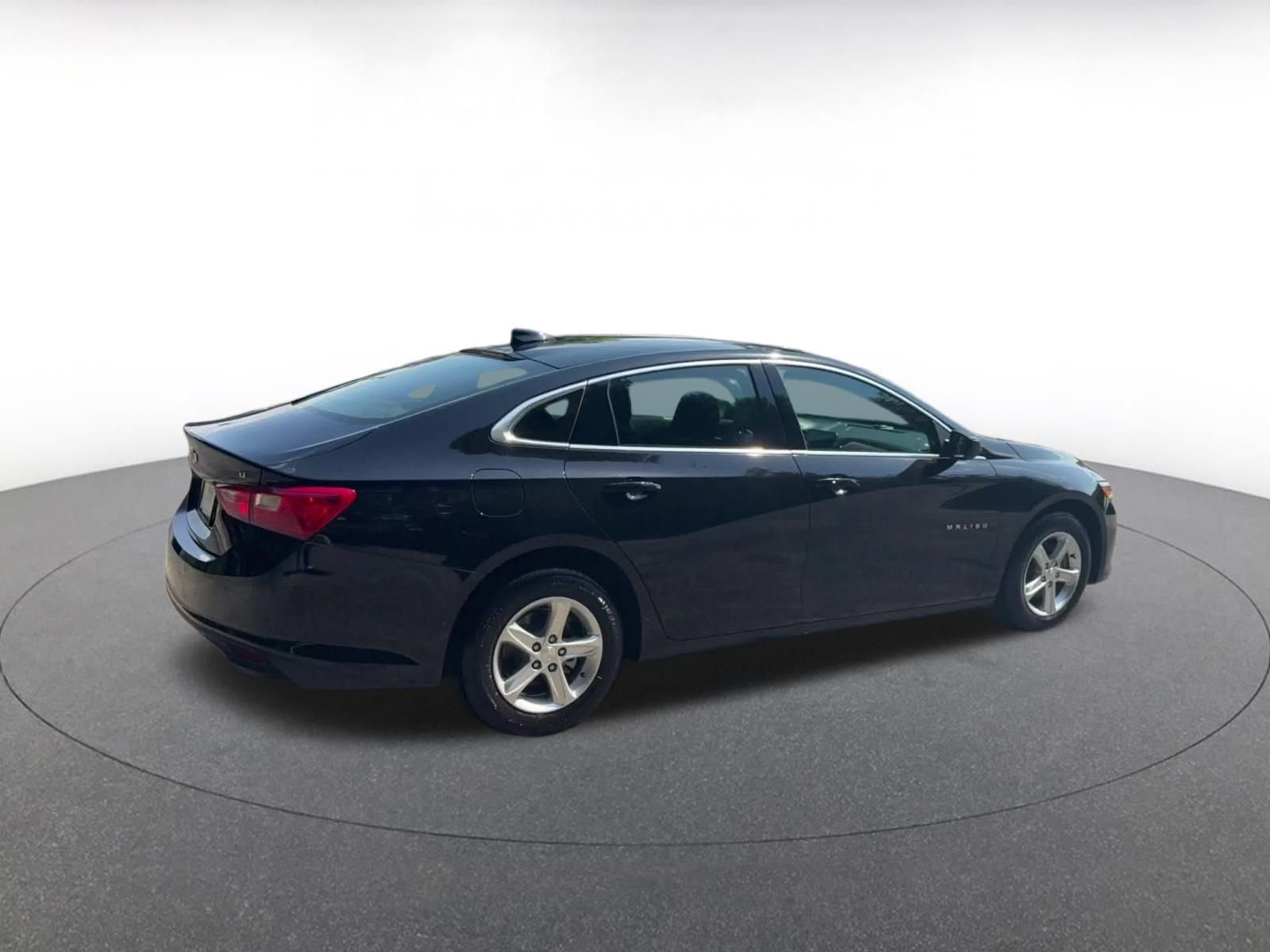 Thumbnail: 2024 Chevrolet Malibu - 15
