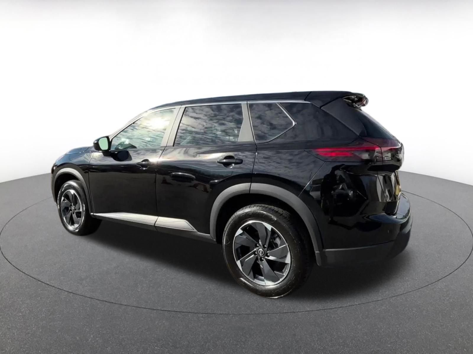 Thumbnail: 2025 Nissan Rogue - 10